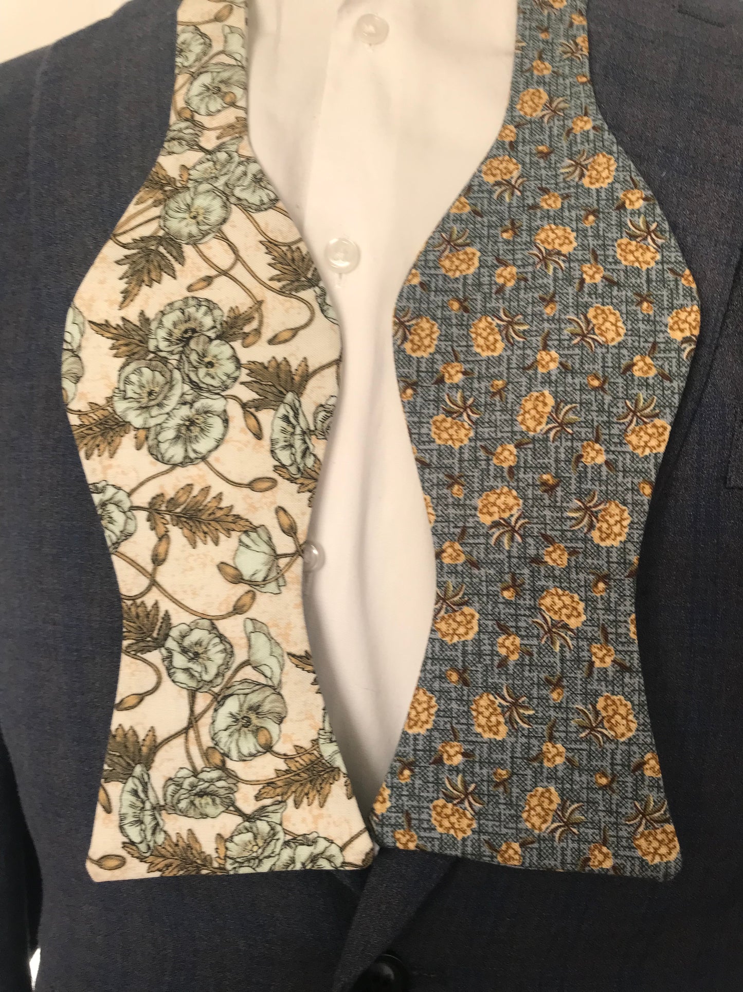 Grey and gold tone reversible Bowtie set (FATBOW)