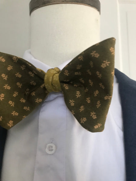 Green flower print with lighter green print reversible Bowtie set