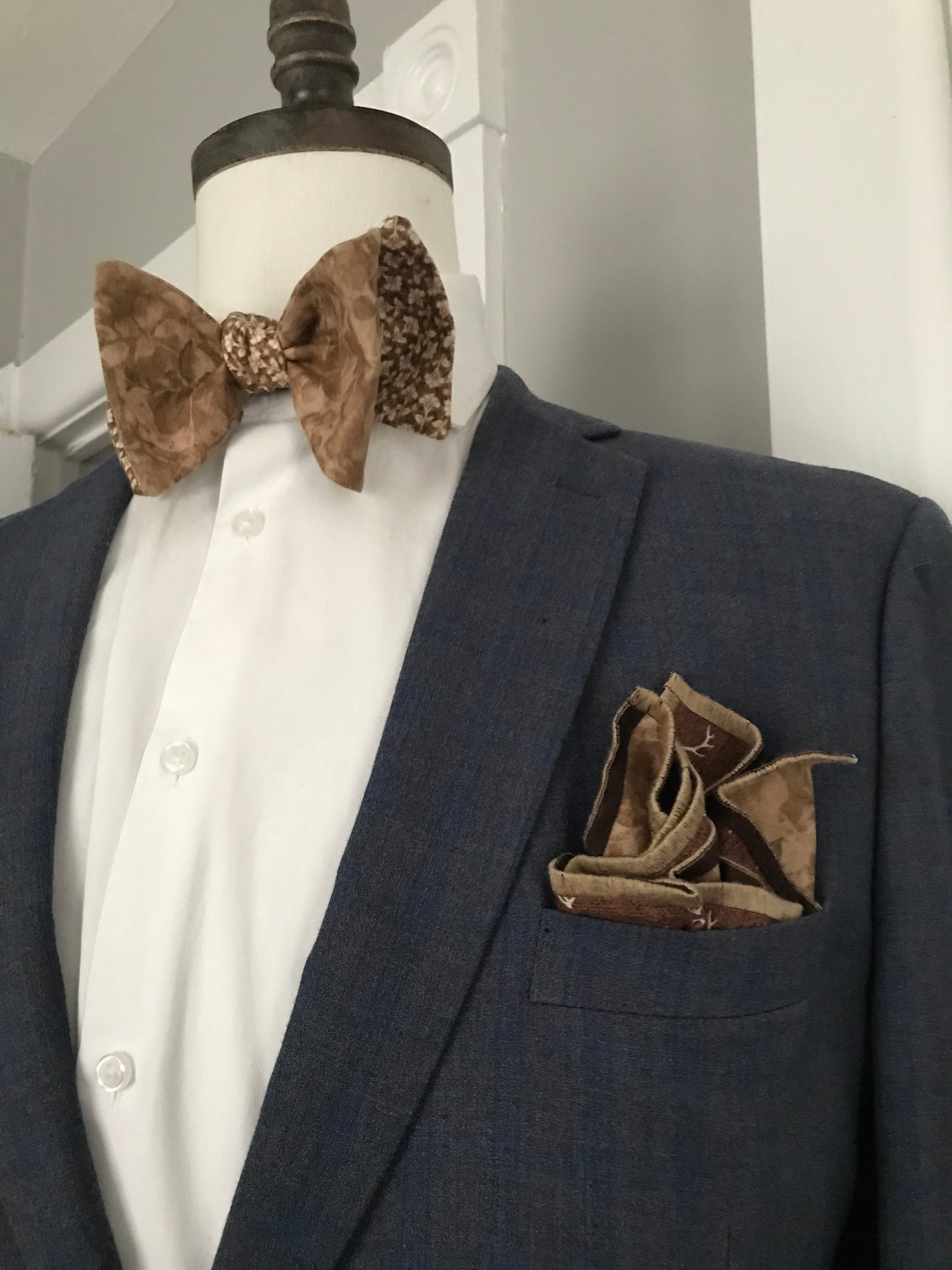 Brown and beige print reversible Bowtie set (FATBOW)
