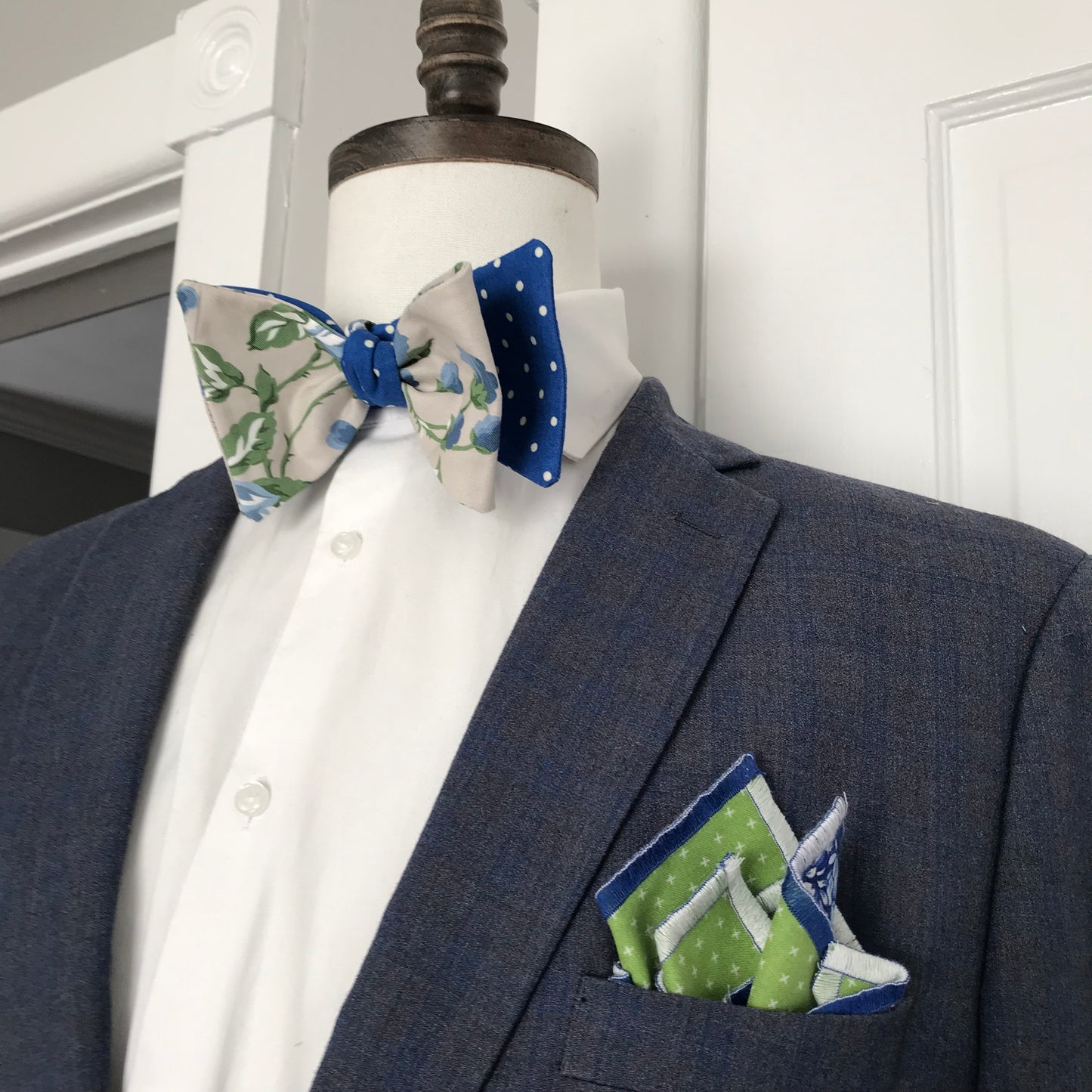 Royal blue and green print reversible Bowtie set (FATBOW)