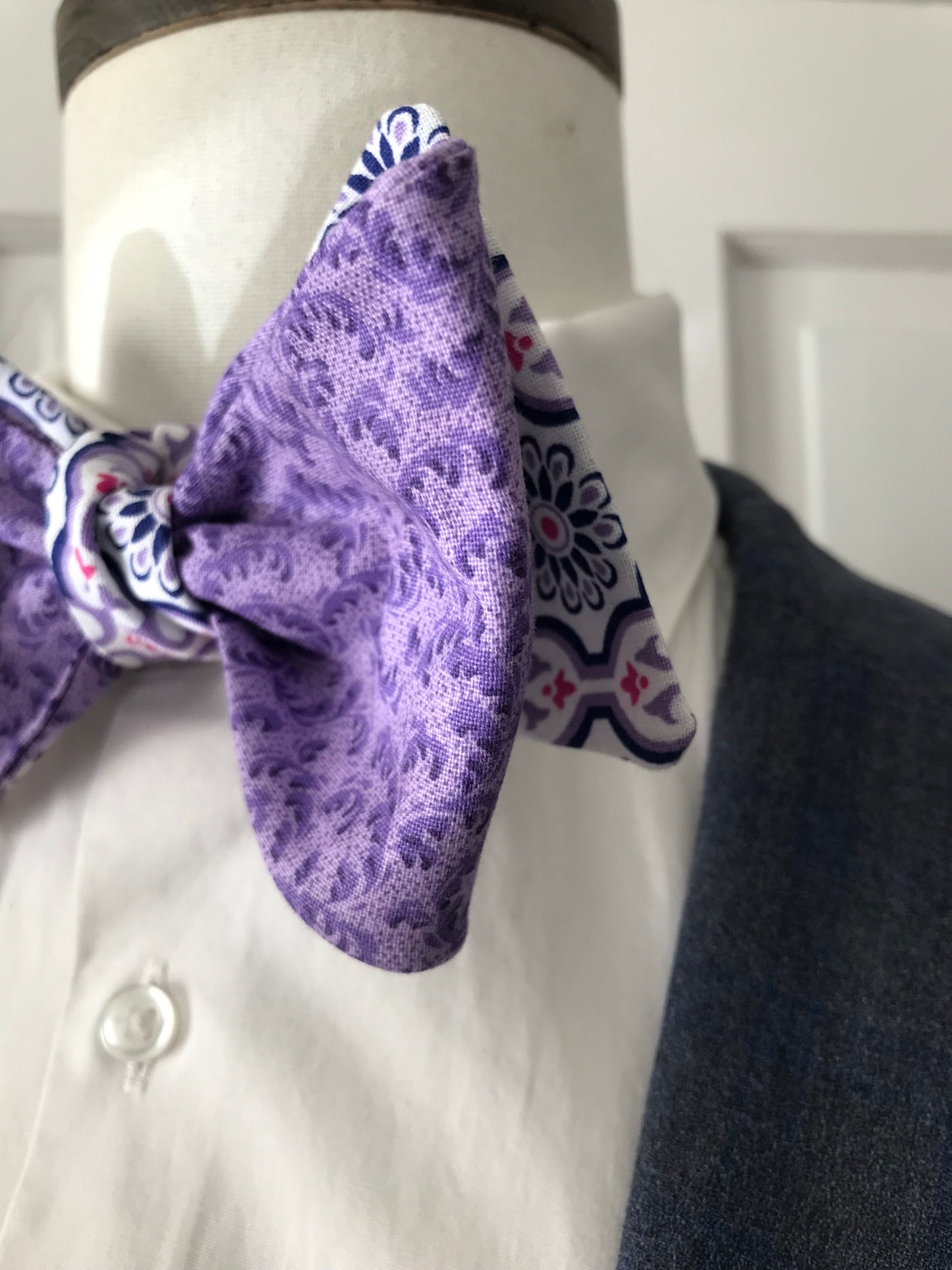 Lavender and purple print reversible Bowtie set (FATBOW)