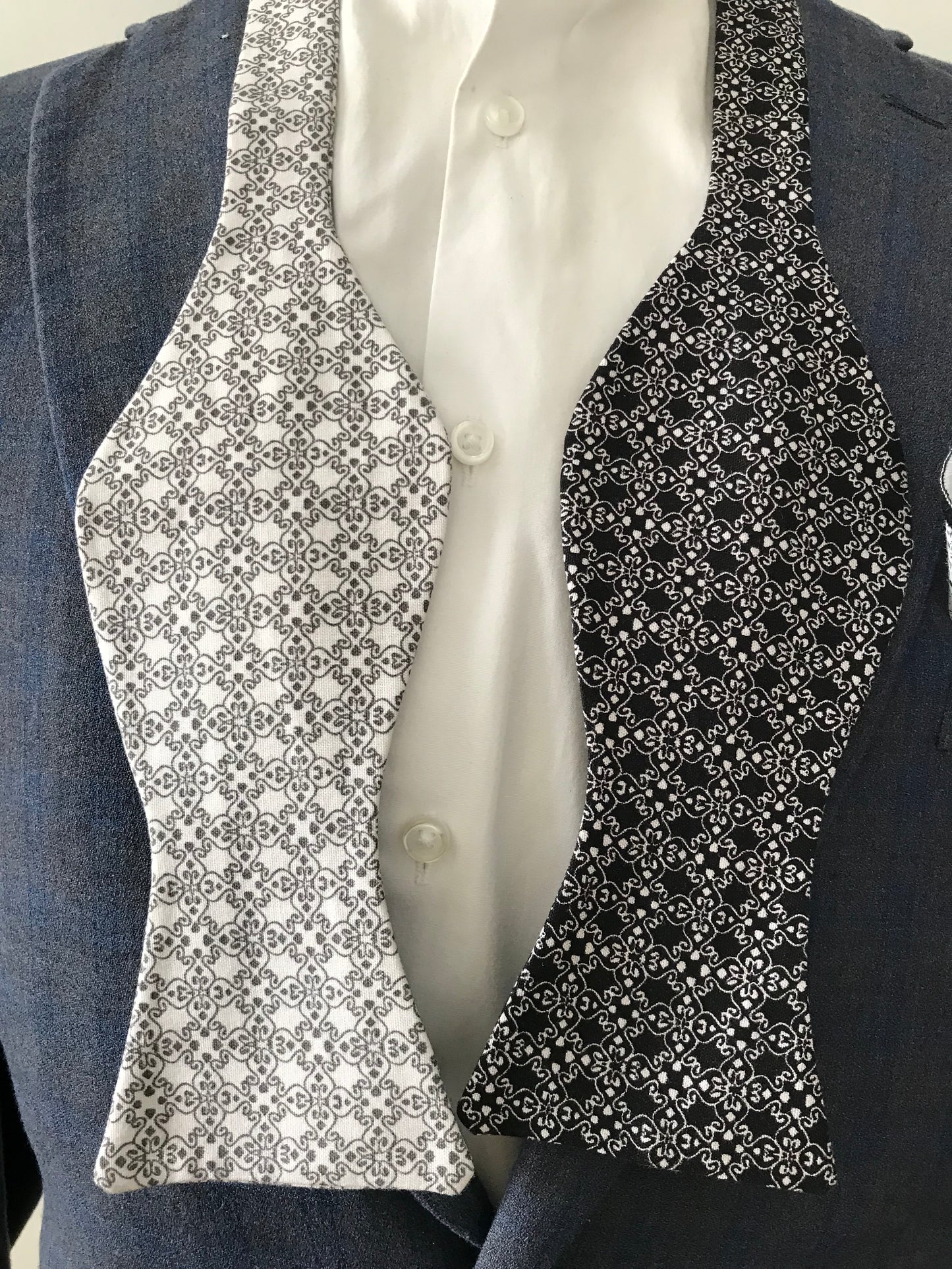 Black and white reversible Bowtie set (FATBOW)