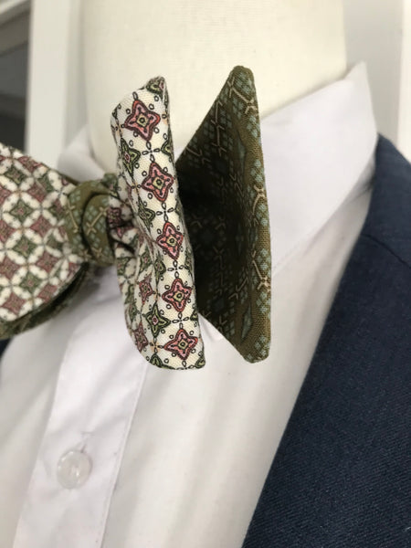 Burgundy white and green print burgundy and green print reversible Bowtie set