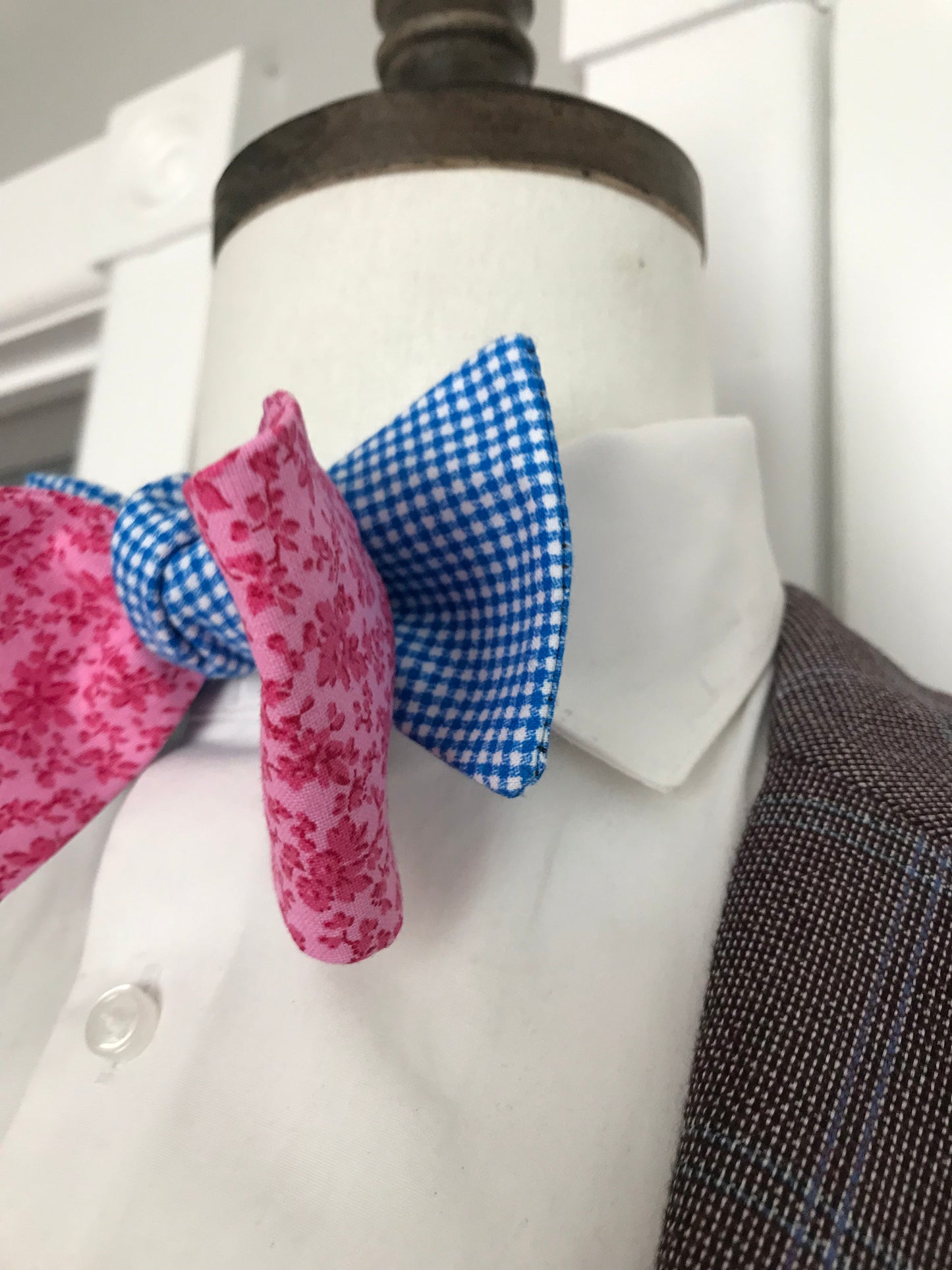 Pink and blue reversible Bowtie set (traditional)