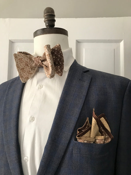 Tan and tan print reversible Bowtie set (FATBOW)