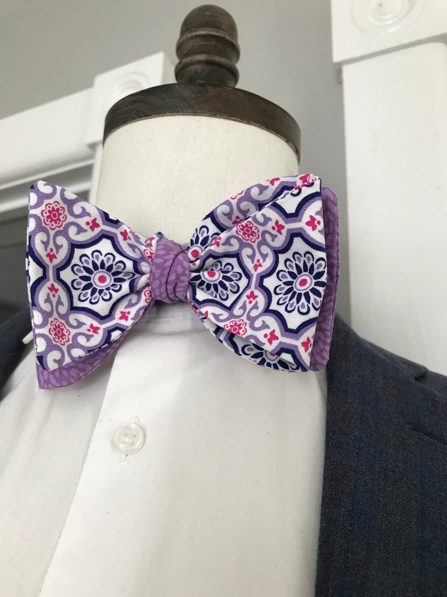 Lavender and purple print reversible Bowtie set (traditional)