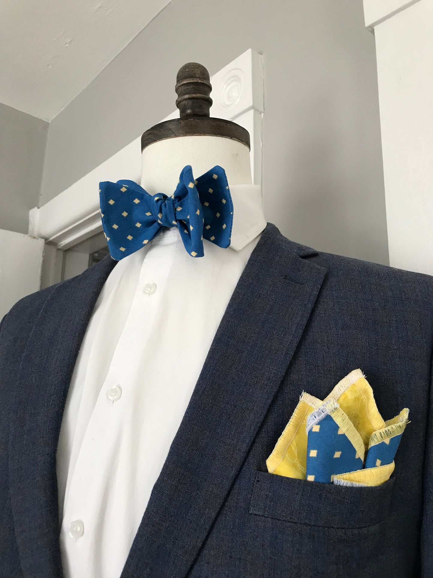 Royal Blue and yellow print Bowtie Set (traditional)