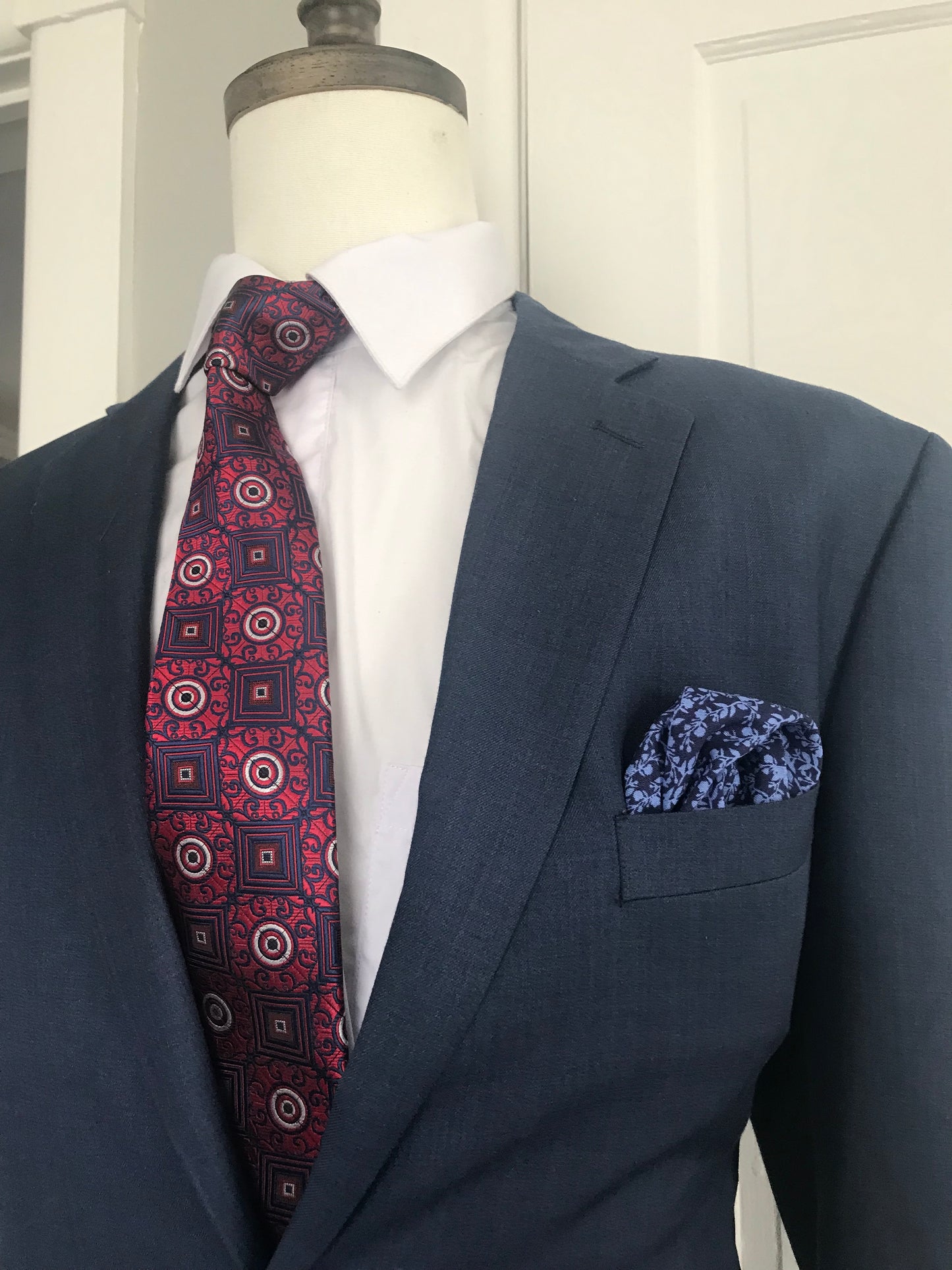 Red and blue print tie set