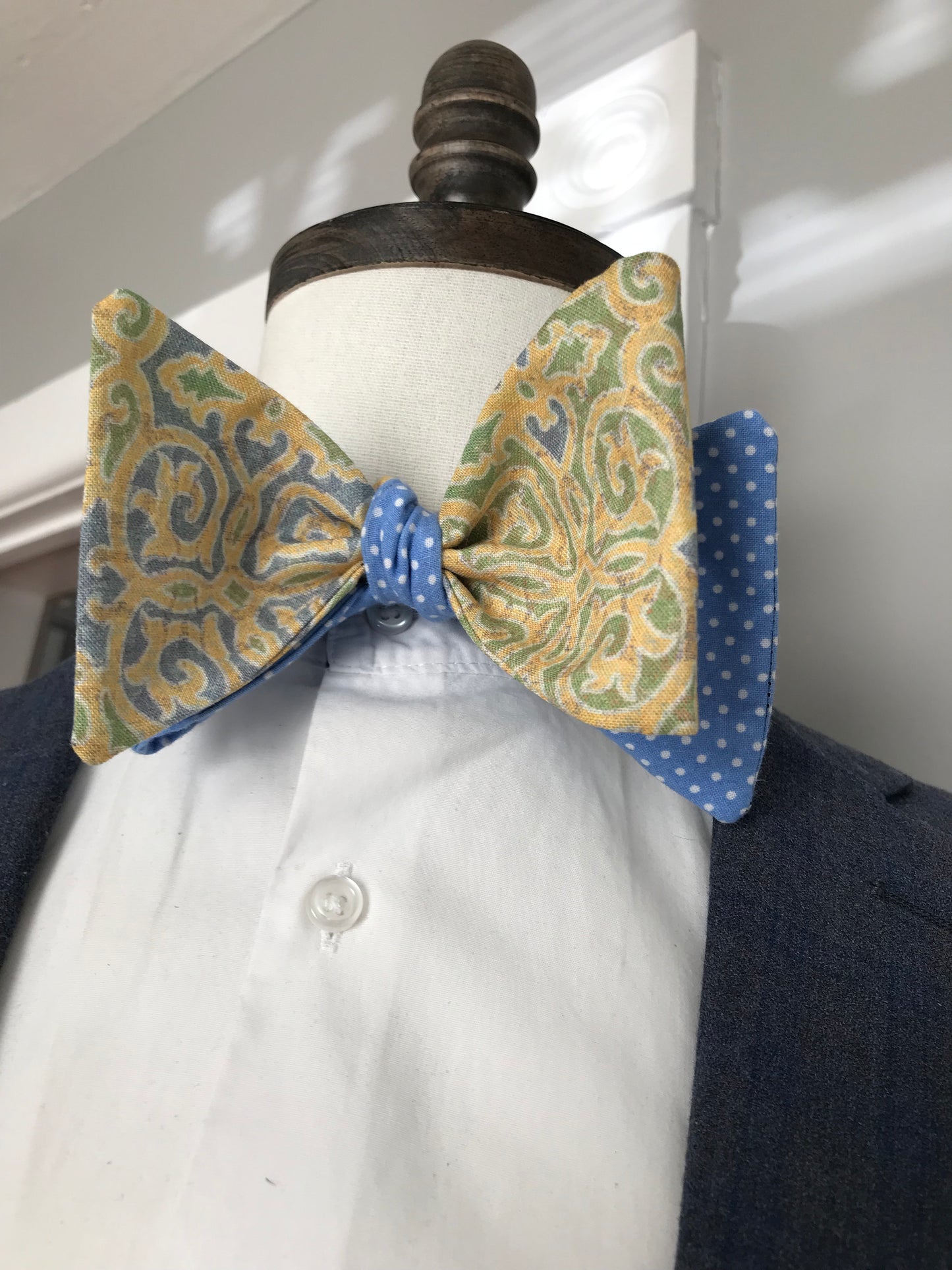 Powder blue and yellow reversible Bowtie set (FATBOW)