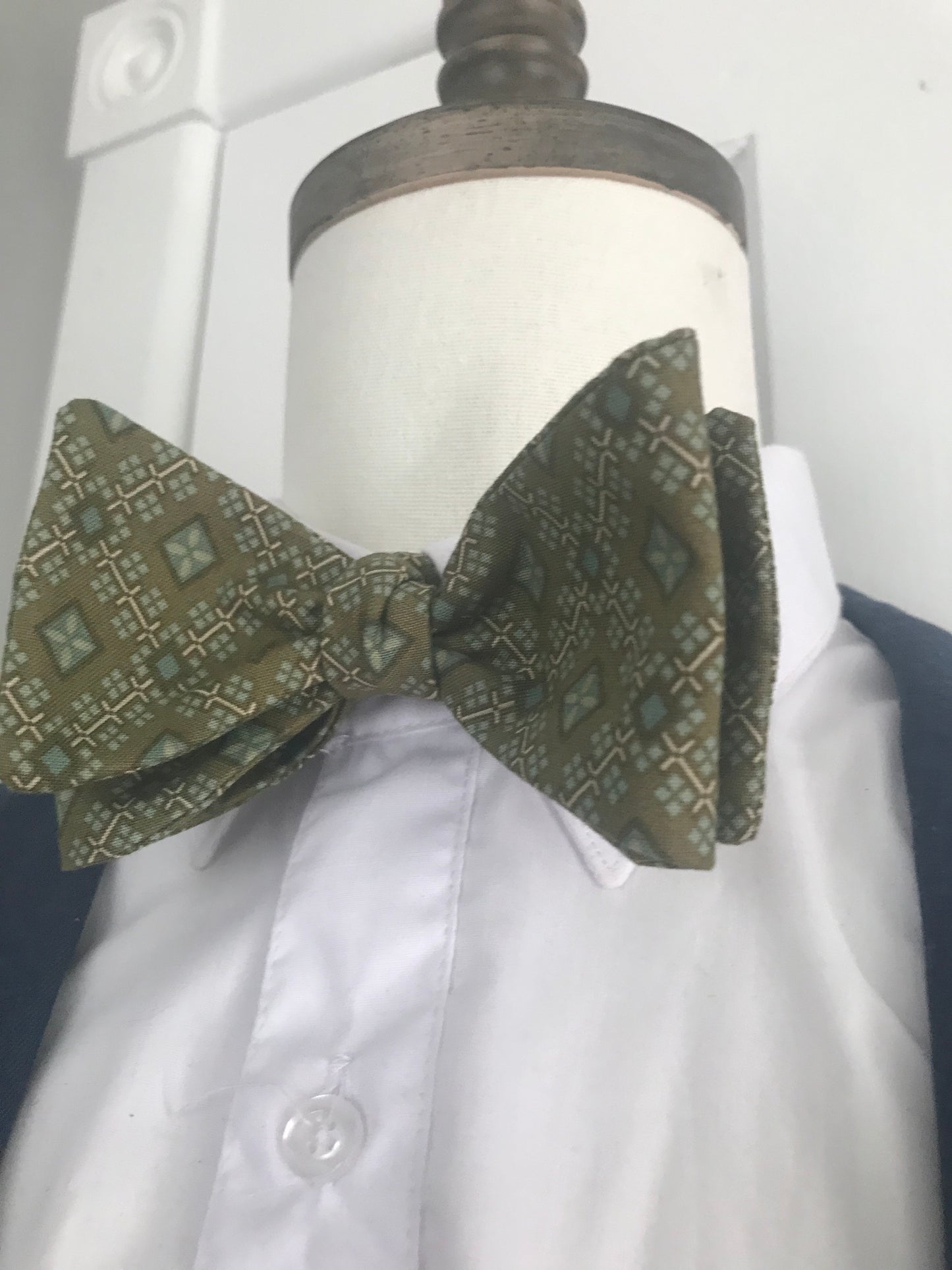 Green on green print Bowtie Set (TRADITIONAL)