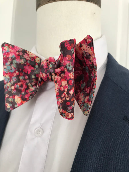 Rosey flower print Bowtie Set