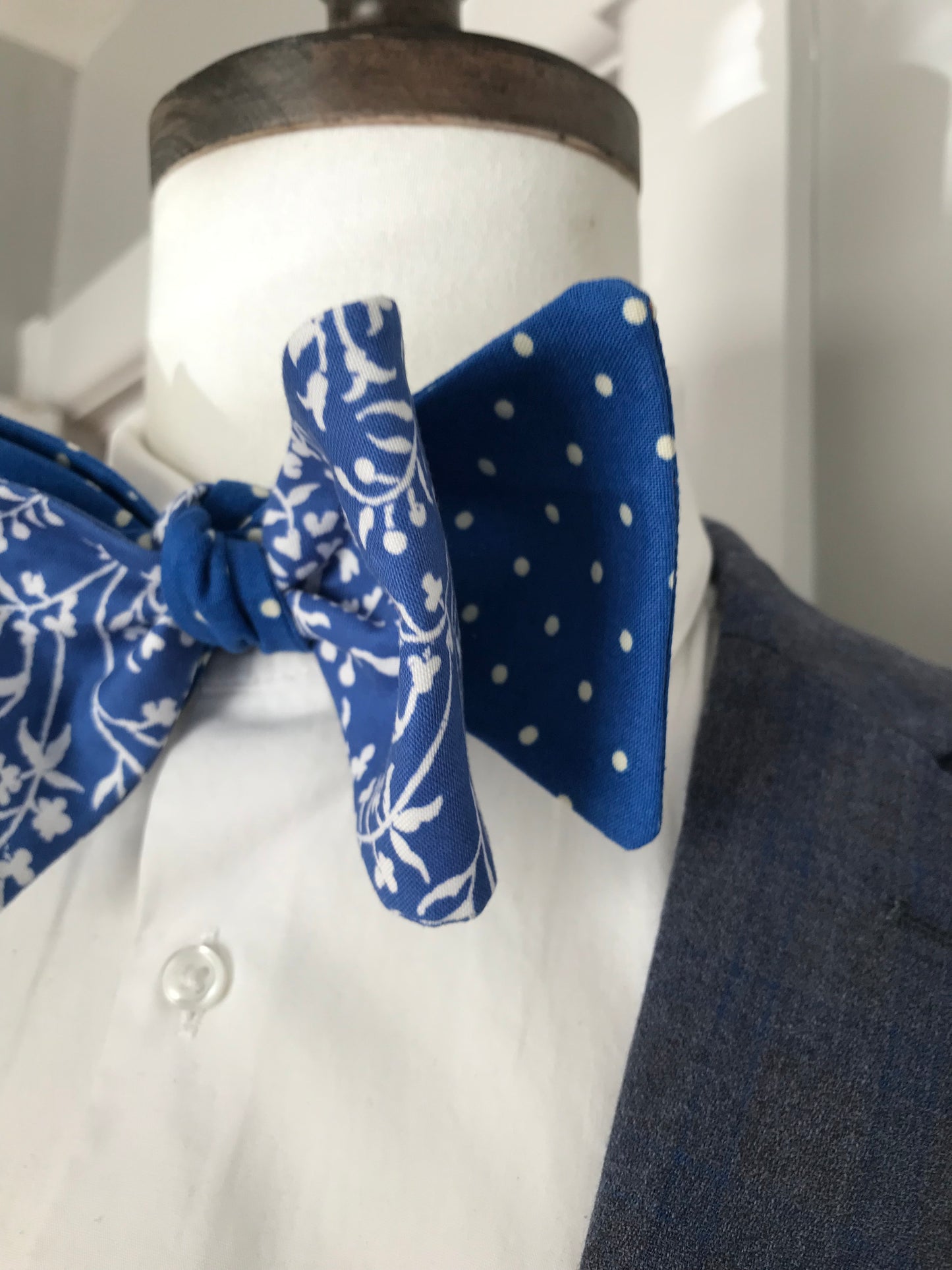 Royal blue reversible Bowtie set (FATBOW)