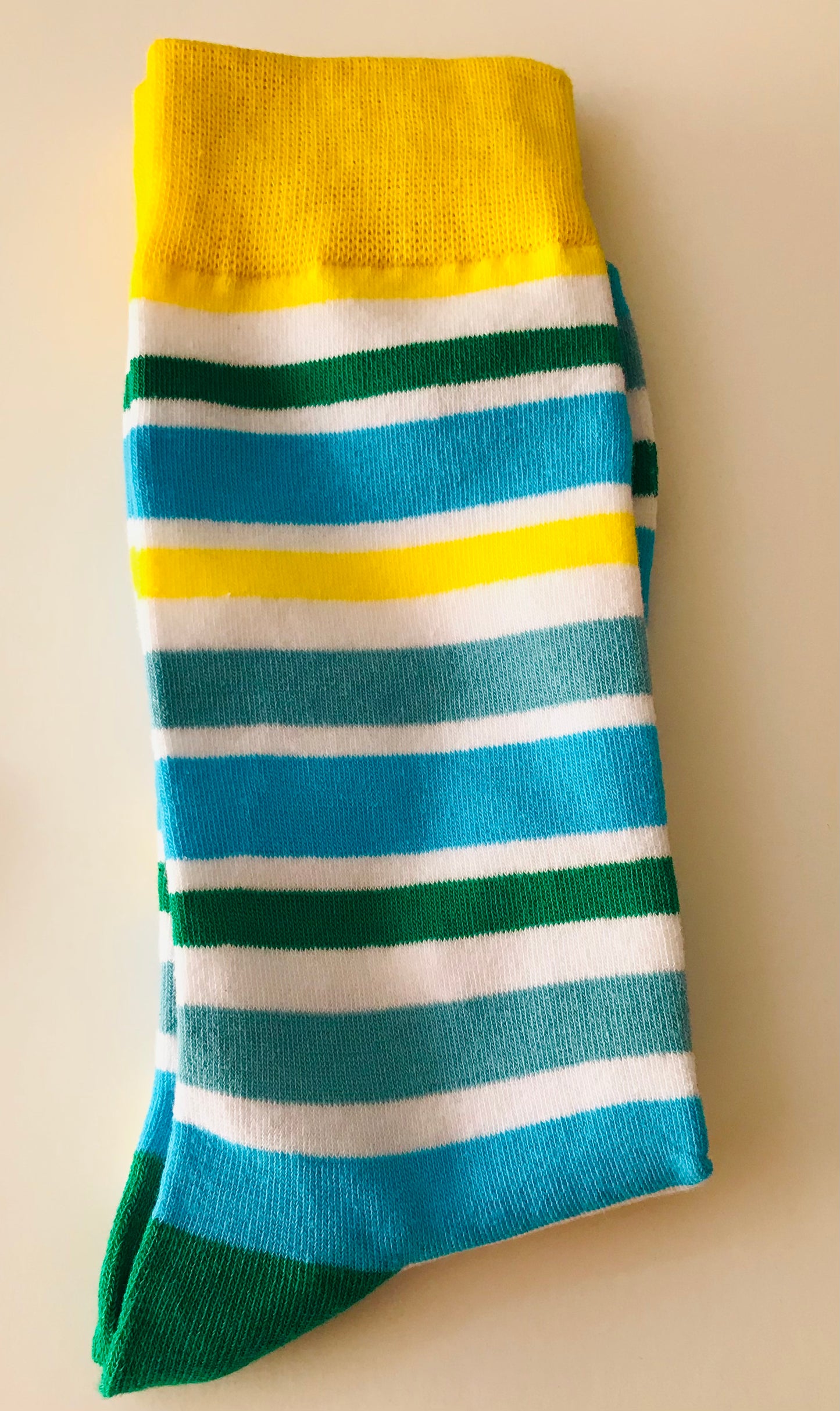 Blue and white reversible FATBOW with blending socks