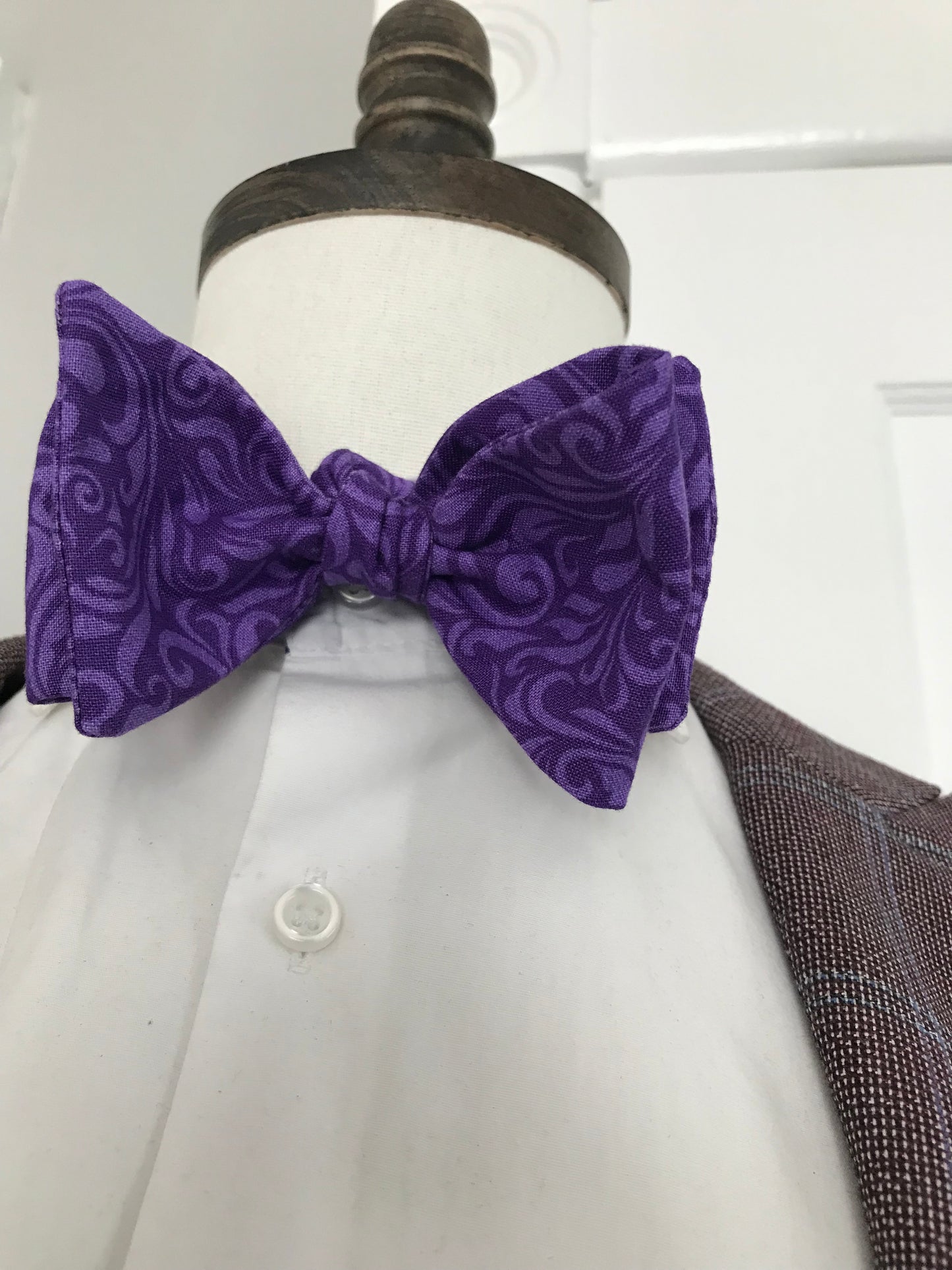 Purple paisley Bowtie set (traditional)