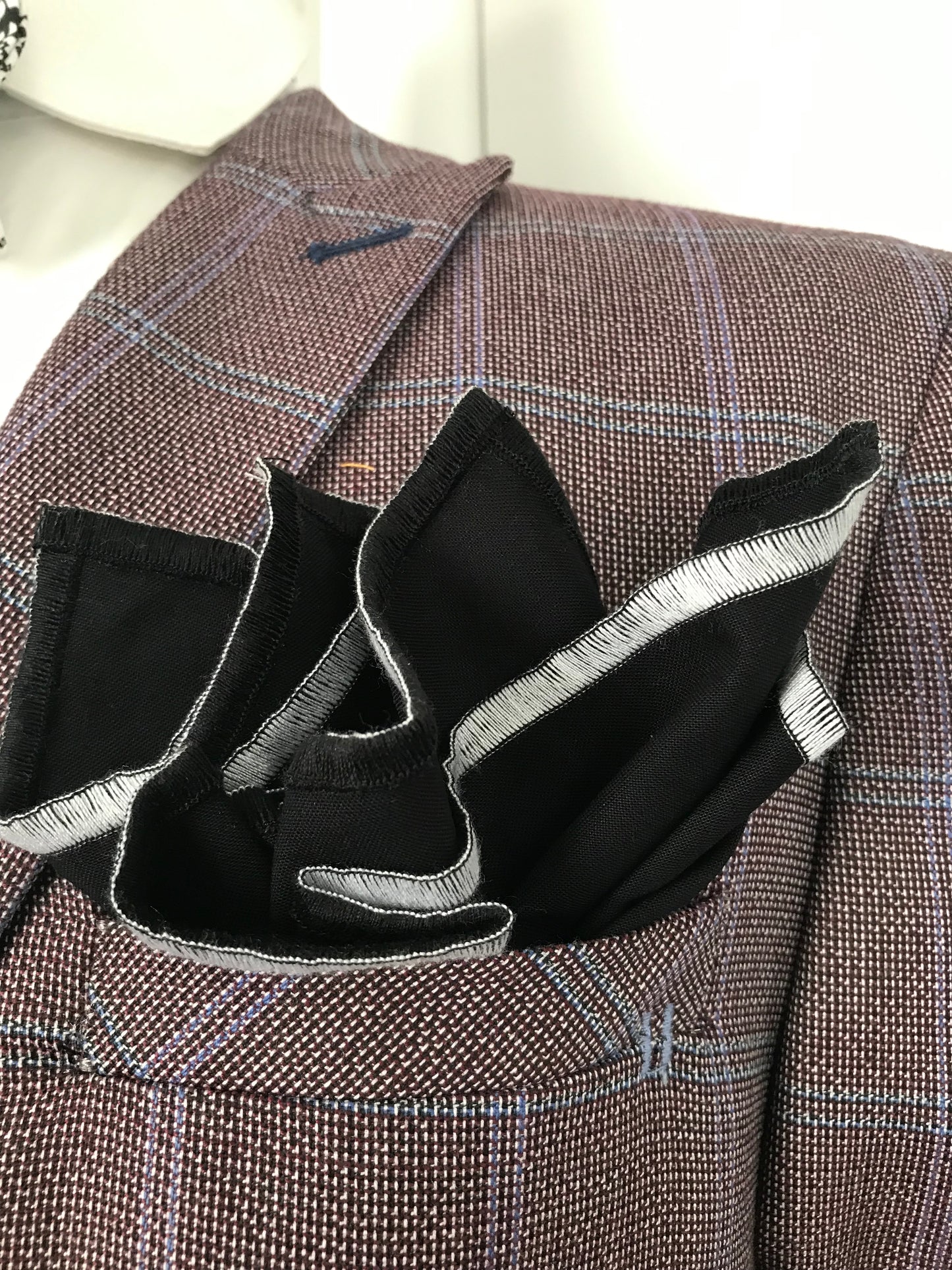 Black and white Pre-Tied Bowtie set