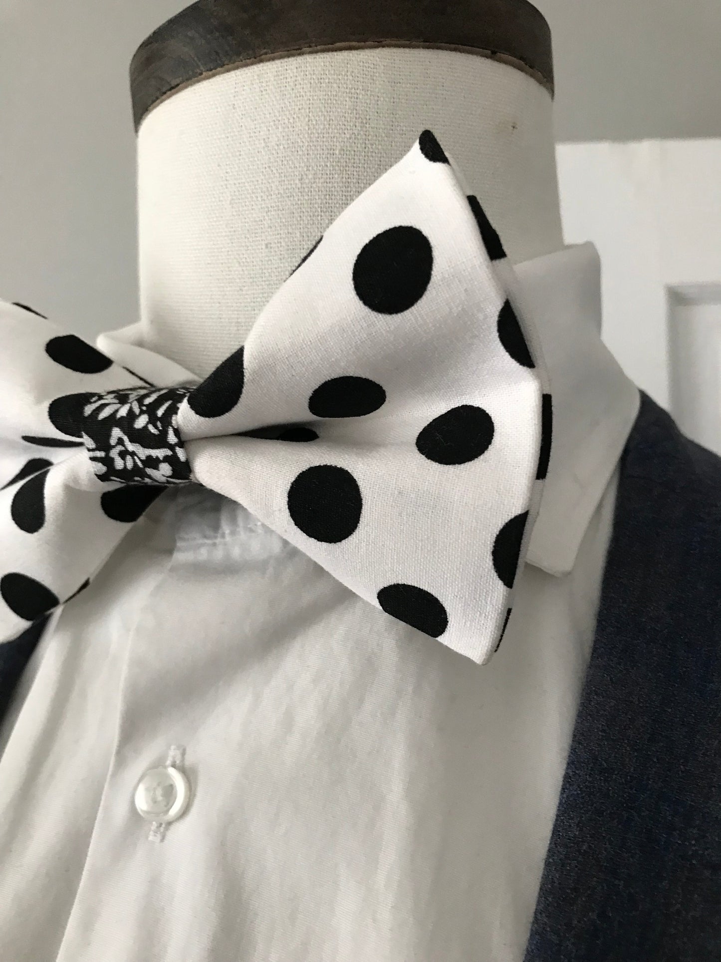 Black and white dots Pretied