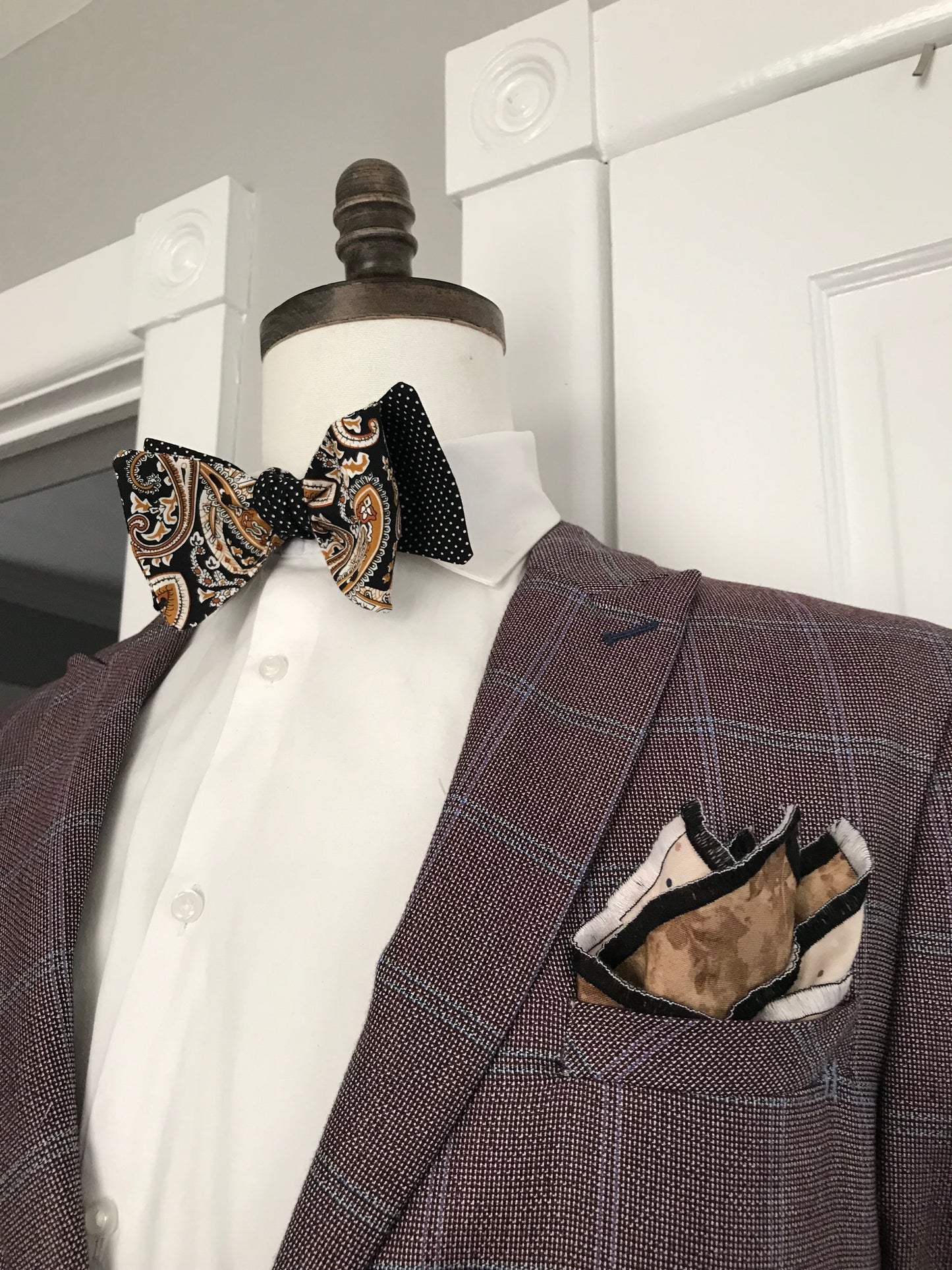 Brown and black paisley with black and white dots reversible Bowtie set (traditional)
