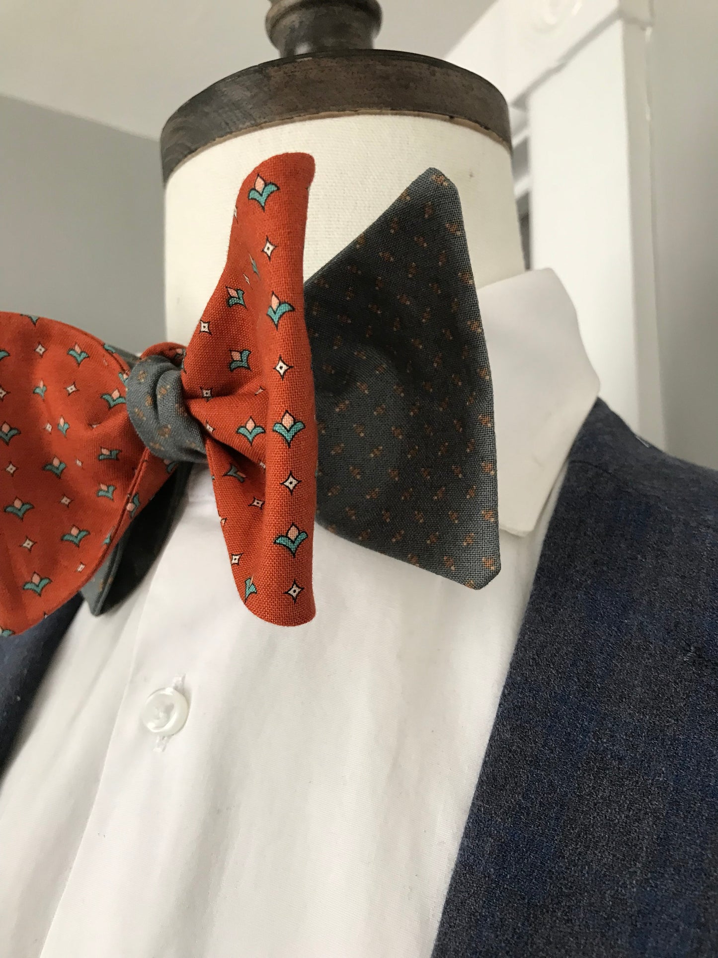Burnt orange and green reversible Bowtie set (FATBOW)