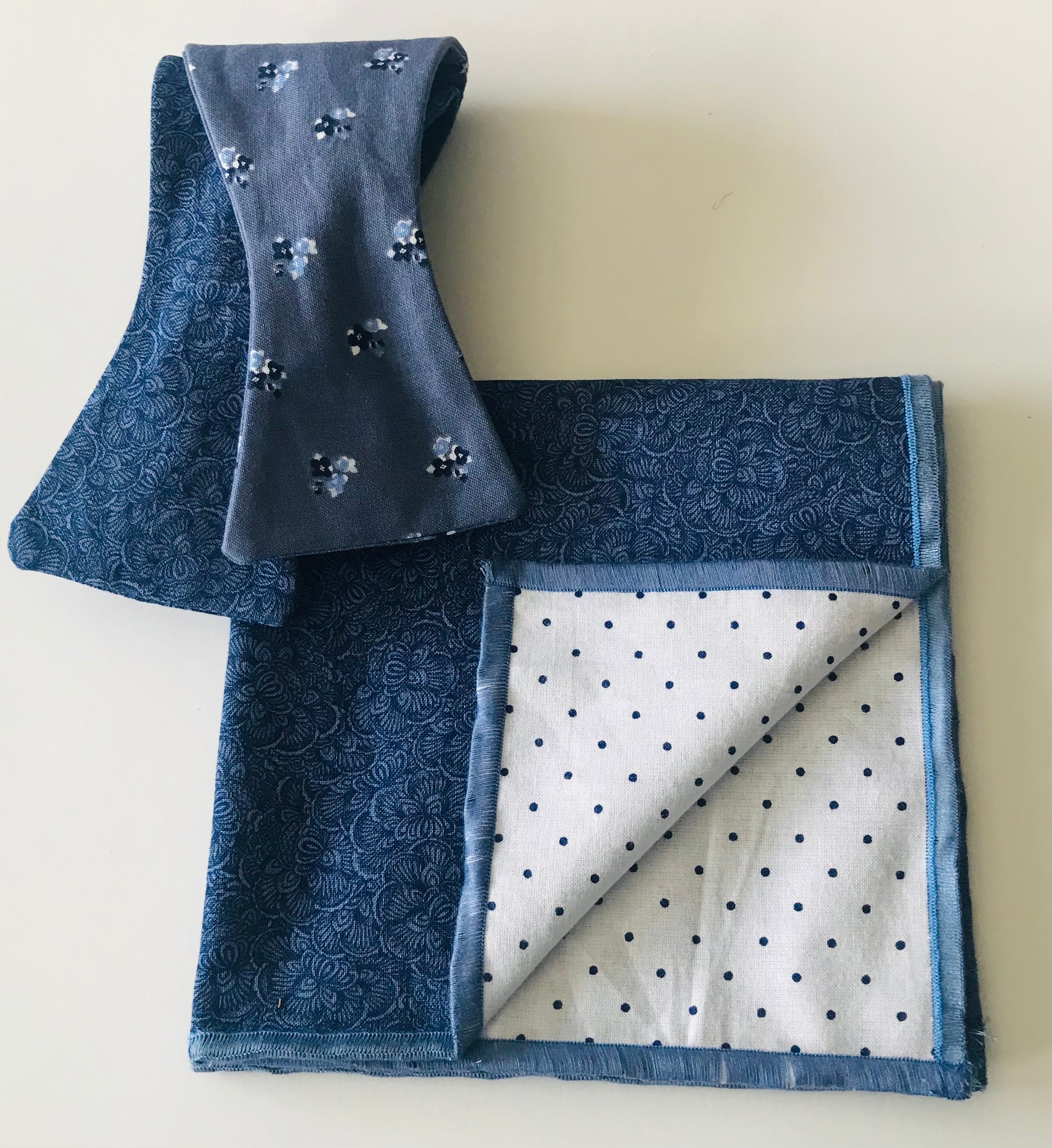 Blue paisley with blue small flower print reversible Bowtie set