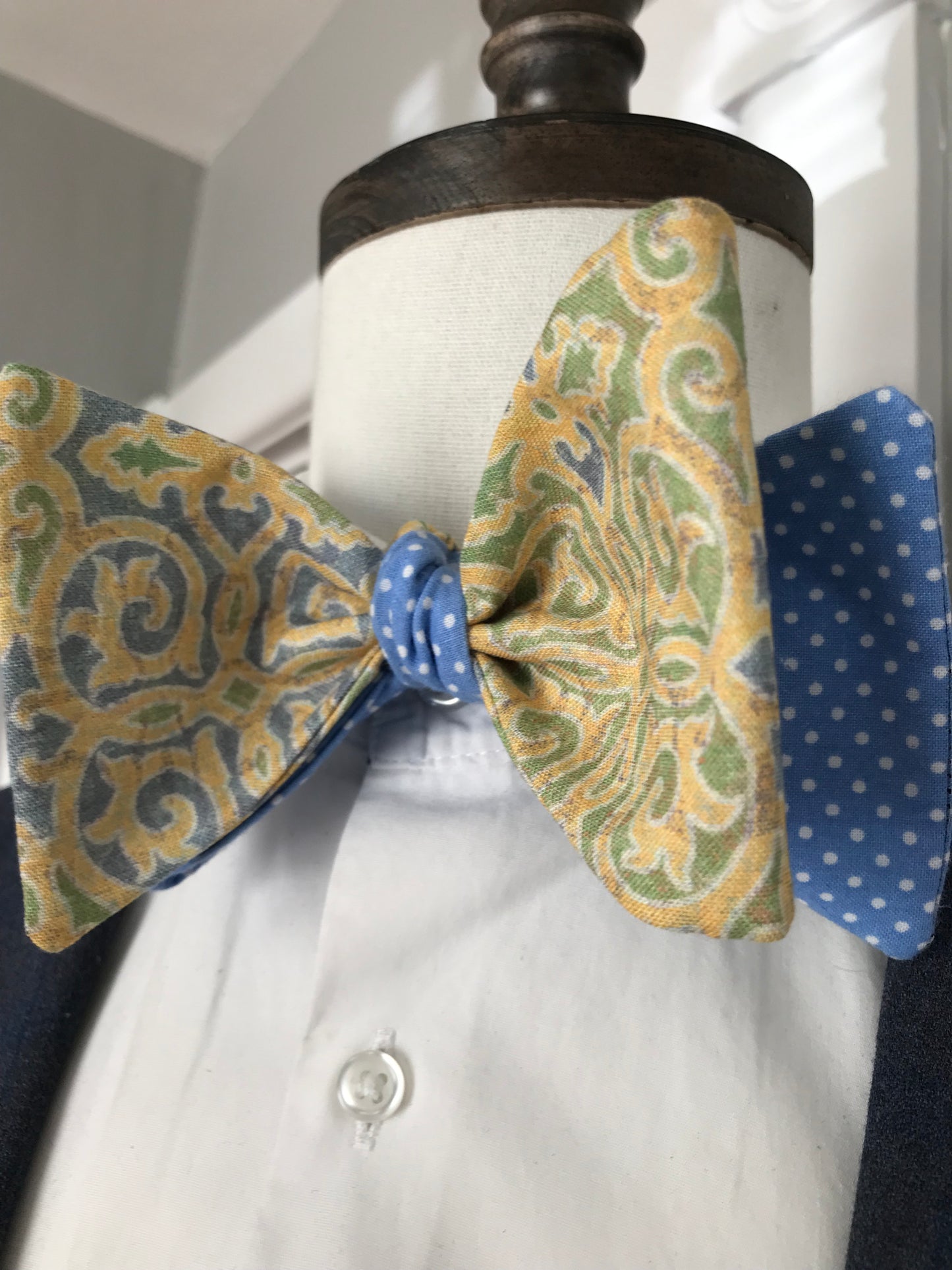 Powder blue and yellow reversible Bowtie set (FATBOW)