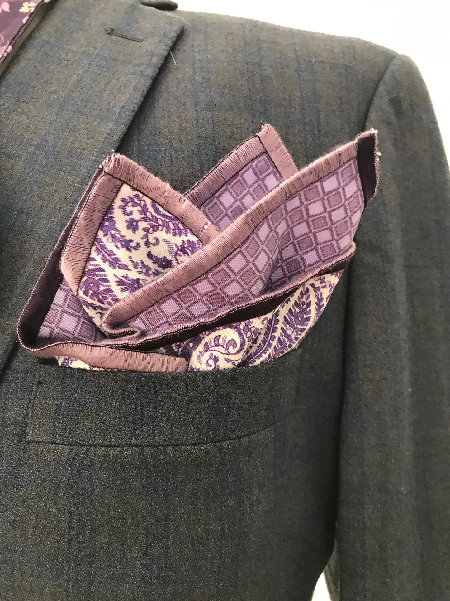 Purple print and light purple reversible Bowtie set (FATBOW)