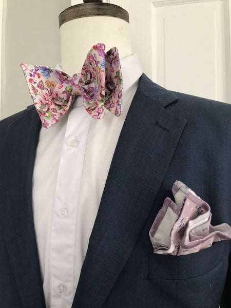 Pinkish Multi Flower print Bowtie Set