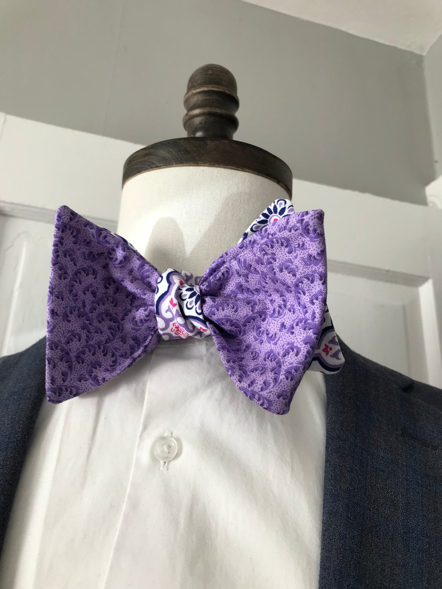 Lavender and purple print reversible Bowtie set (FATBOW)