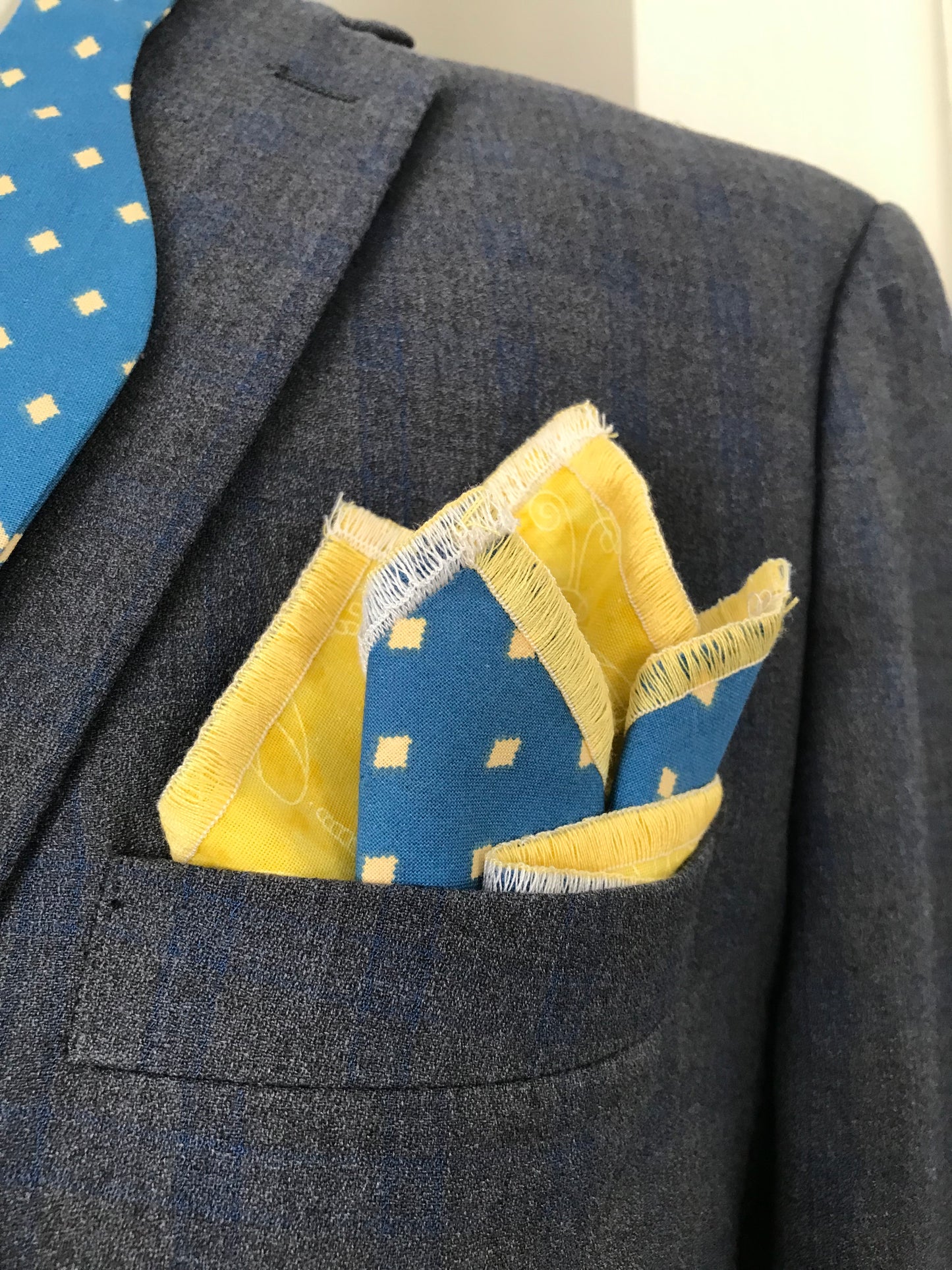 Royal Blue and yellow print Bowtie Set (traditional)