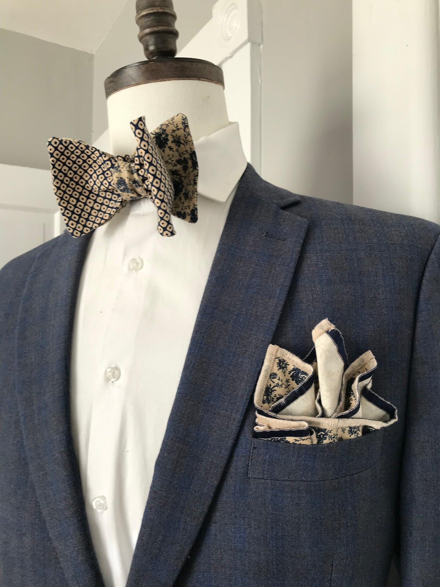 Blue and deep tan Reversible Bowtie set (FATBOW)