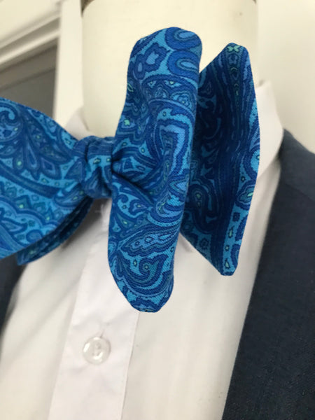 Royal blue paisley print Bowtie Set