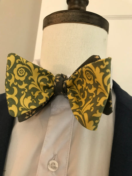 Grey and yellow print with yellow and grey print reversible Bowtie set