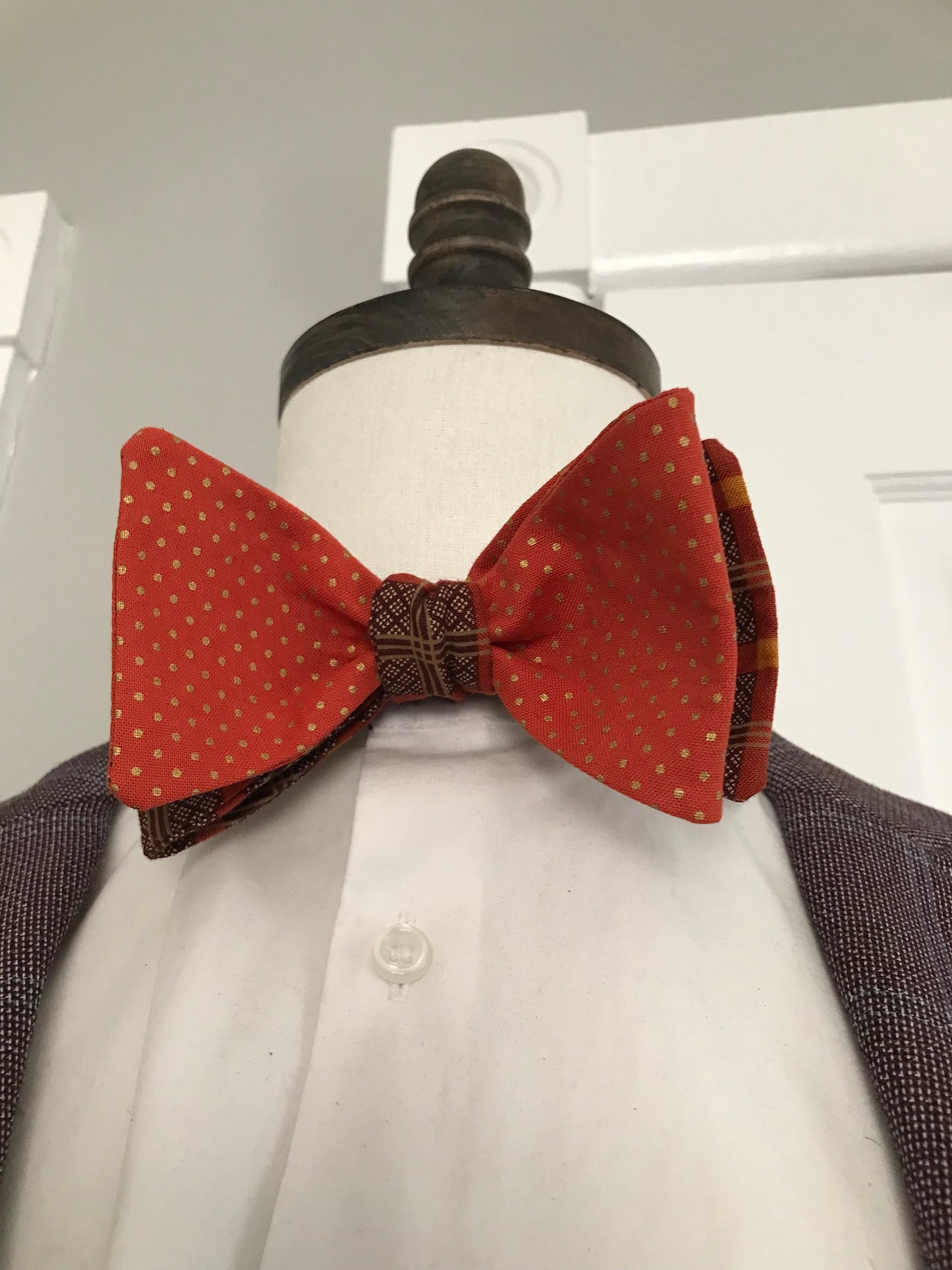 Rust and brown in gold tones reversible Bowtie set (traditional)