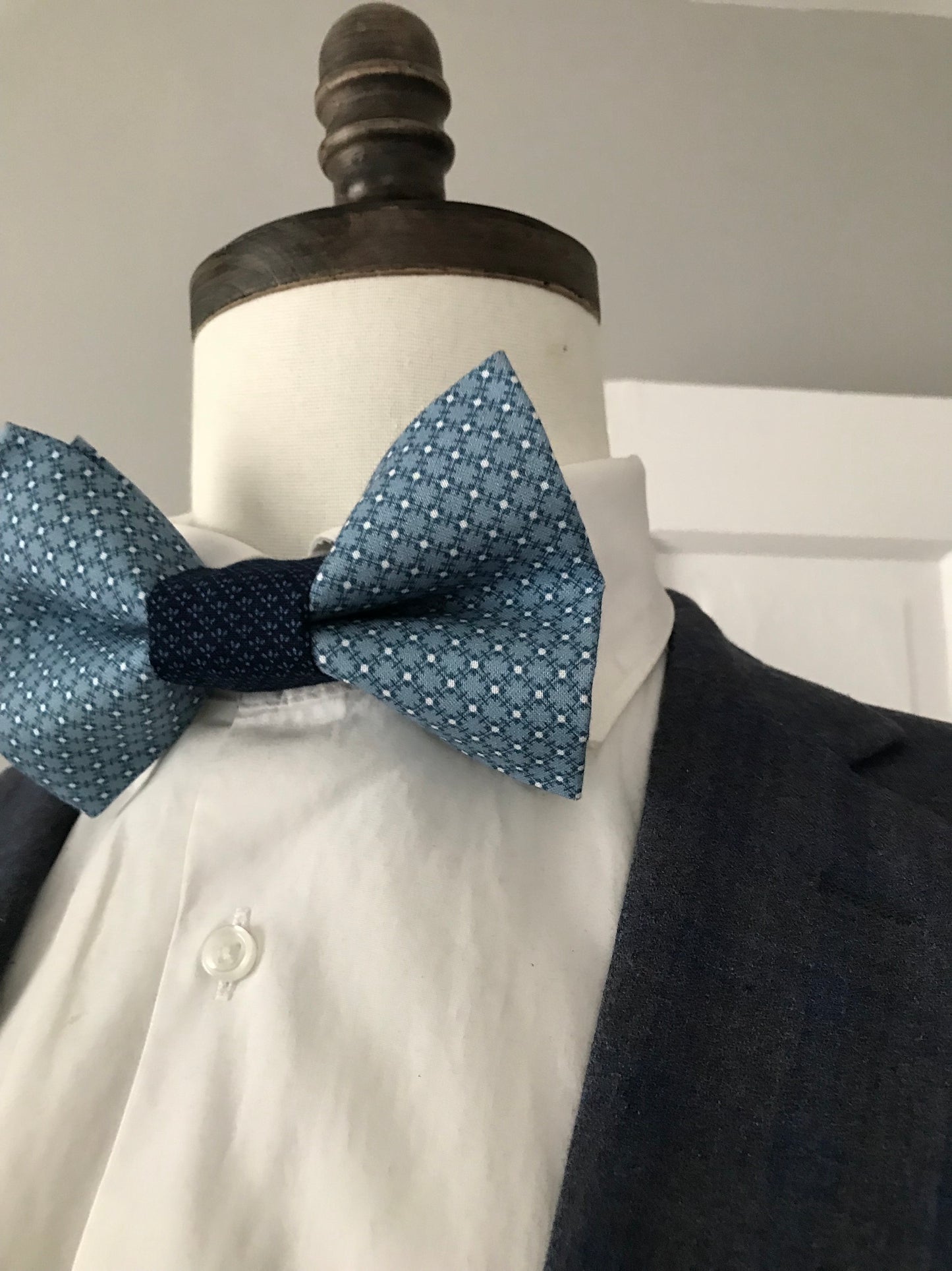 Teal prettied Bowtie
