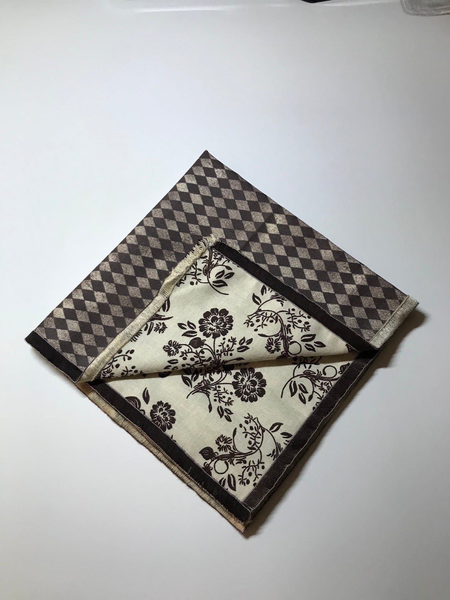 Brown and tan reversible Bowtie set with blending socks (FATBOW)