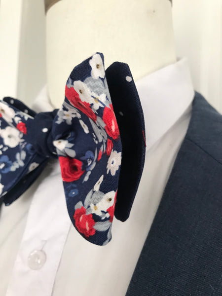 Red white and blue print with blue dot reversible Bowtie set