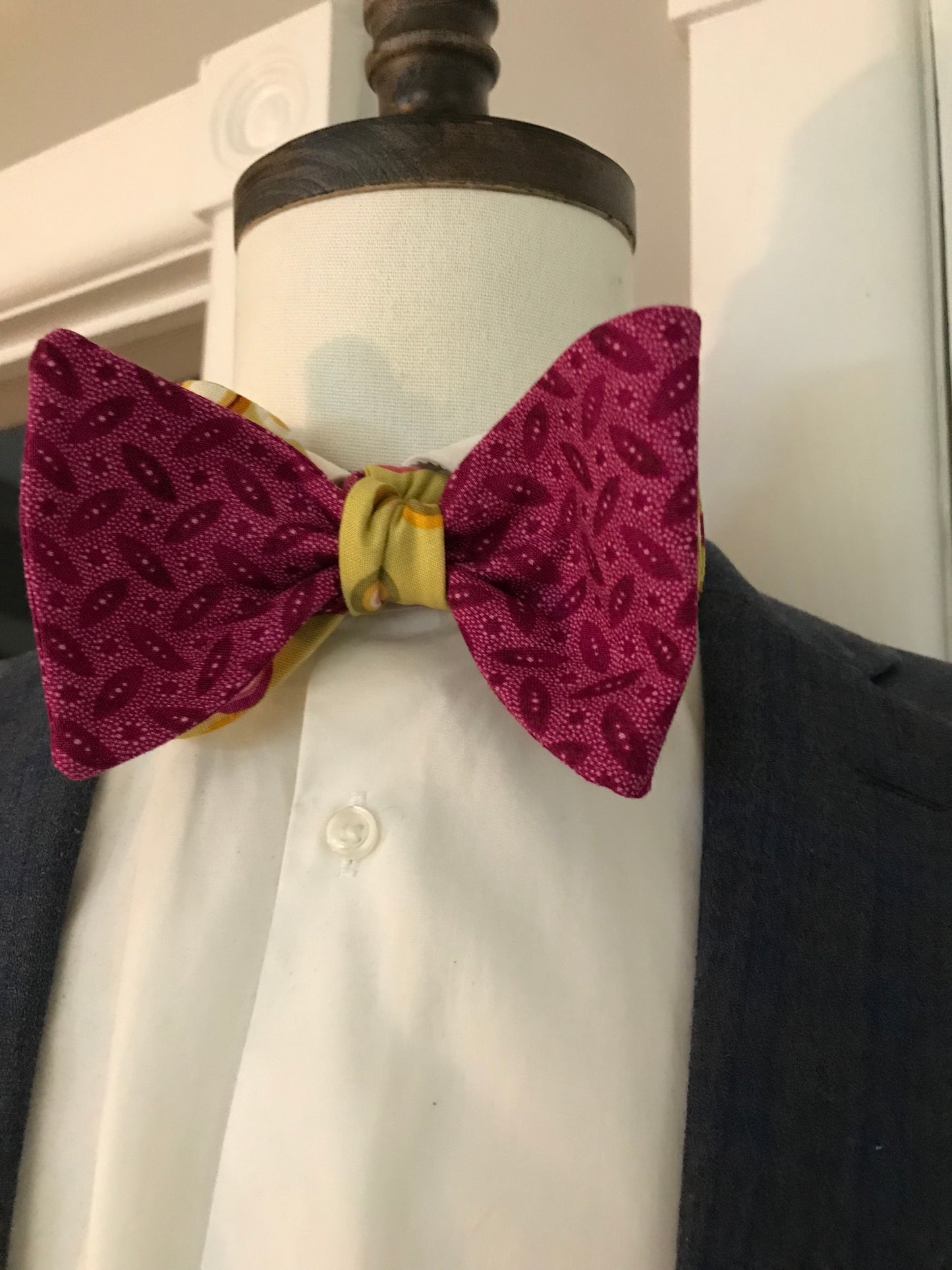 Green print and wine print reversible Bowtie set (FATBOW)