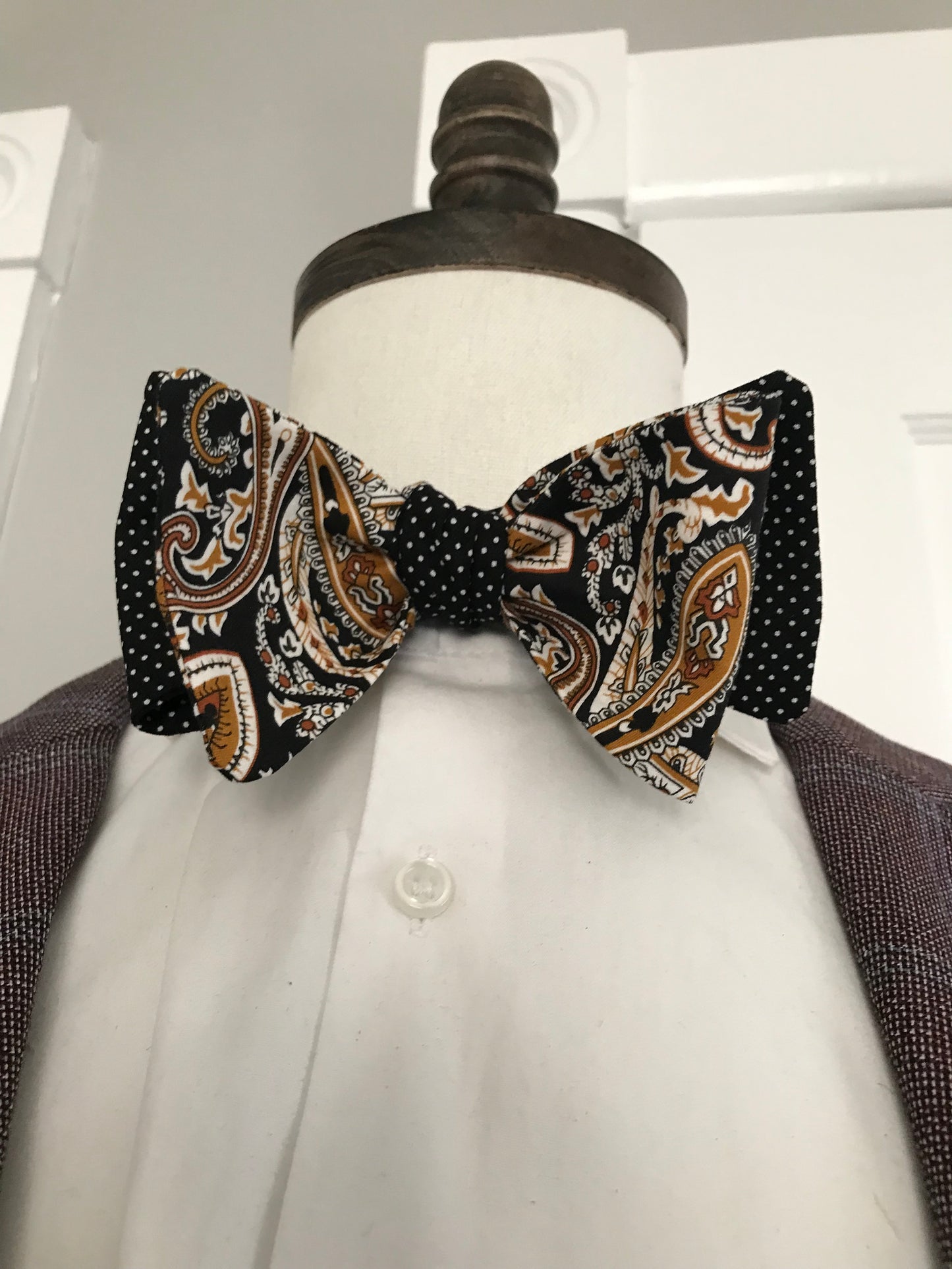 Brown and black paisley with black and white dots reversible Bowtie set (traditional)