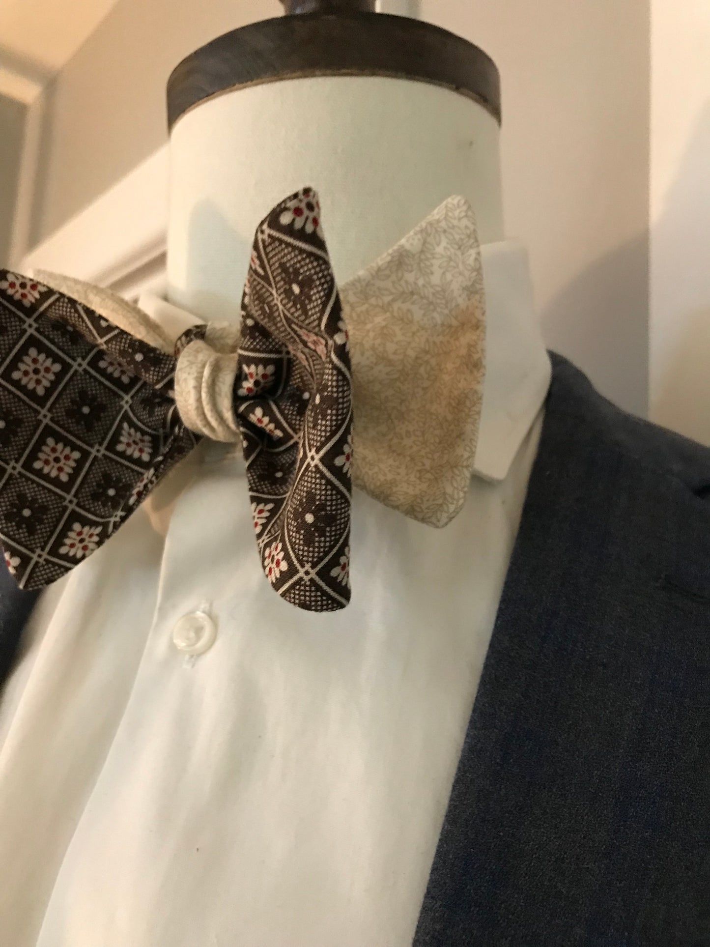 Brown print and bone print reversible Bowtie set (FATBOW)