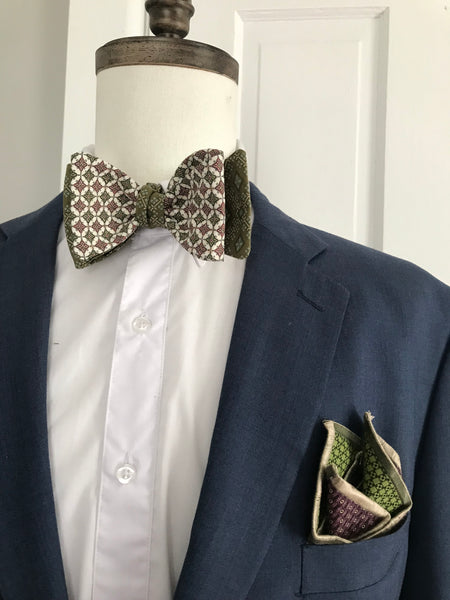 Burgundy white and green print burgundy and green print reversible Bowtie set