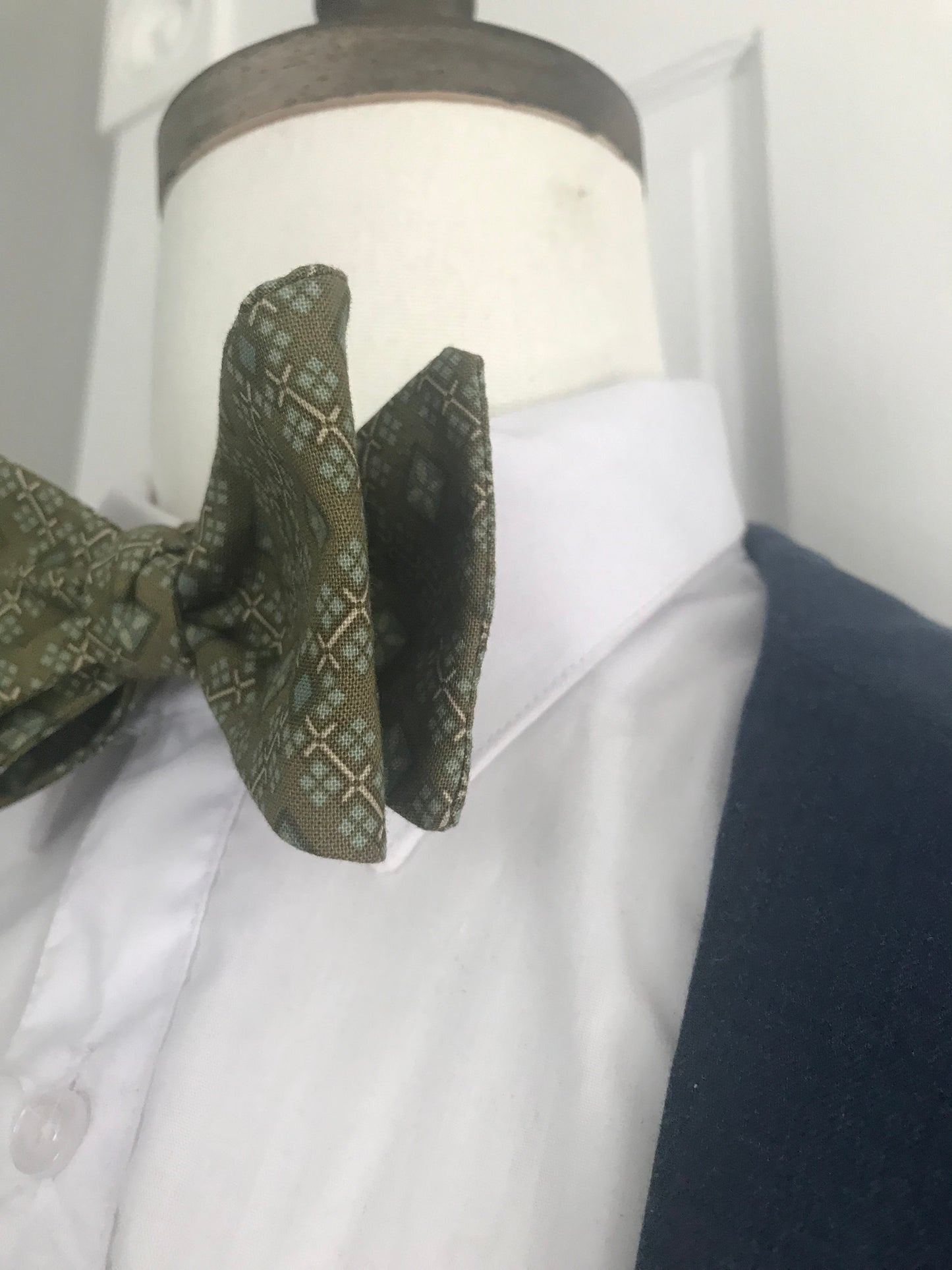 Green on green print Bowtie Set (TRADITIONAL)