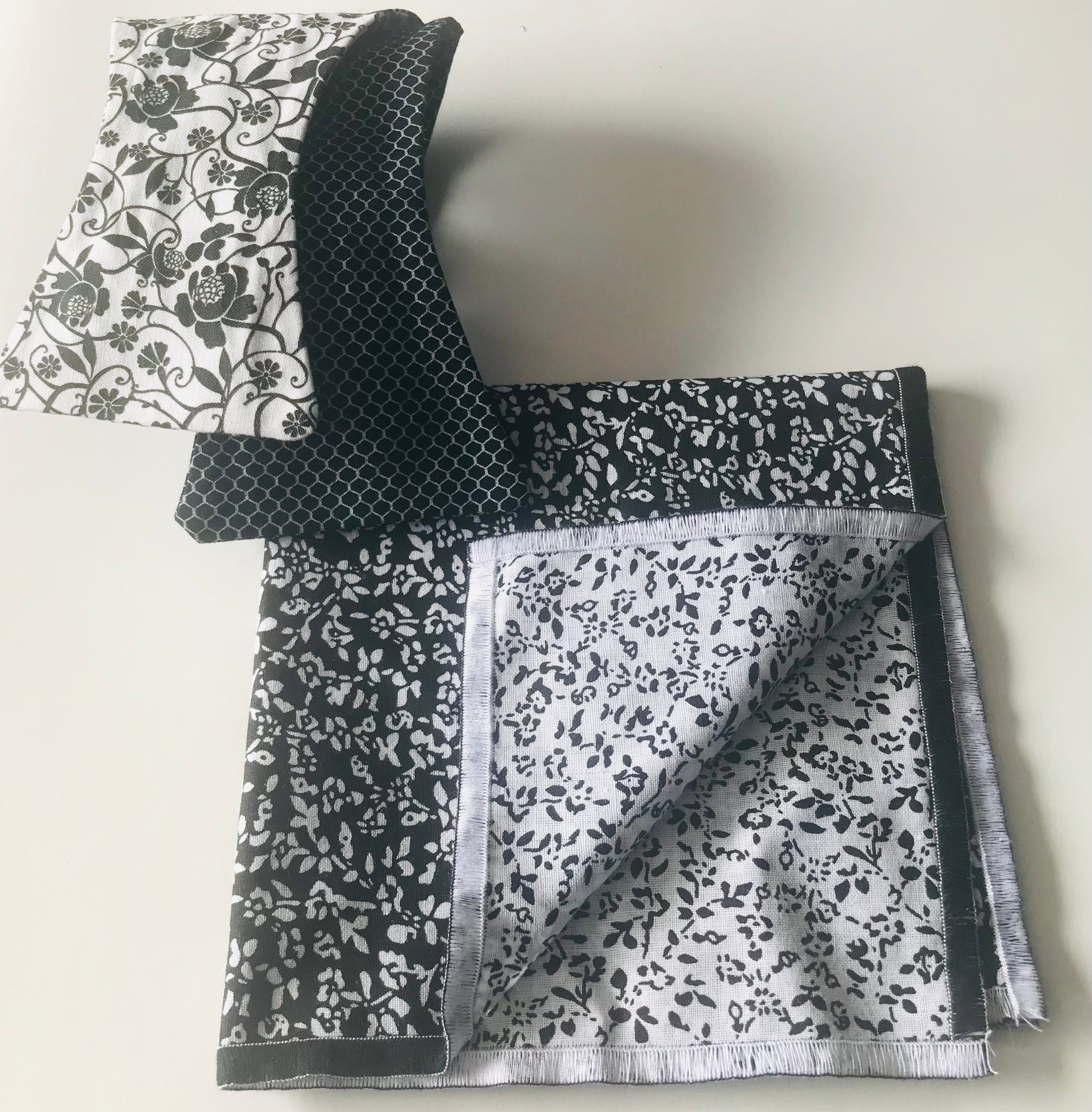 White and black print with black print reversible Bowtie set