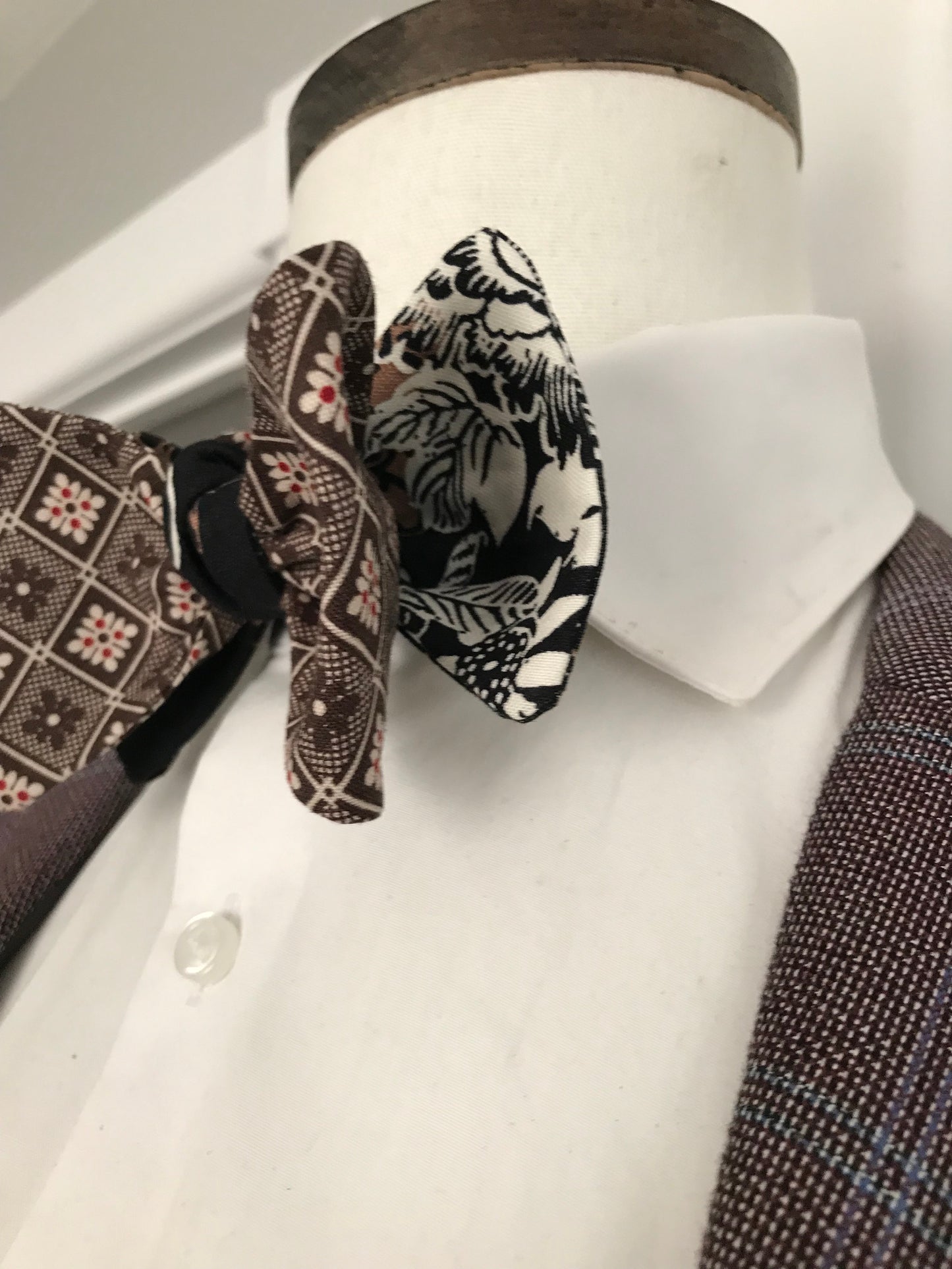 Brown and black reversible Bowtie set (traditional)