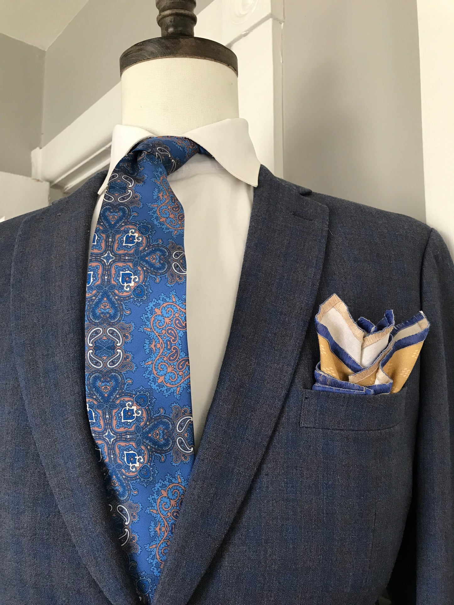 Blue and gold Tie set
