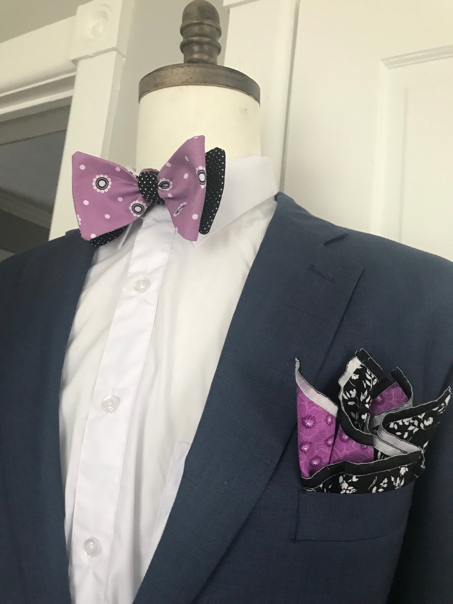 Purple print with black dots reversible Bowtie set