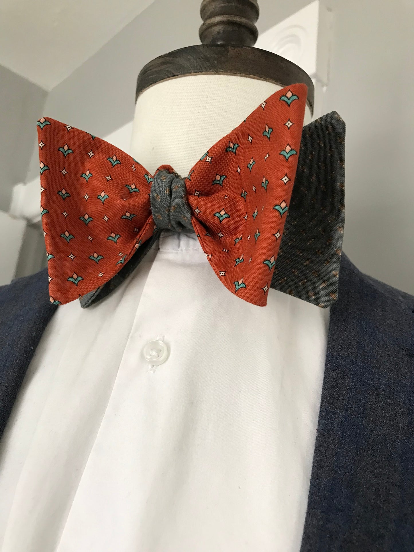 Burnt orange and green reversible Bowtie set (FATBOW)