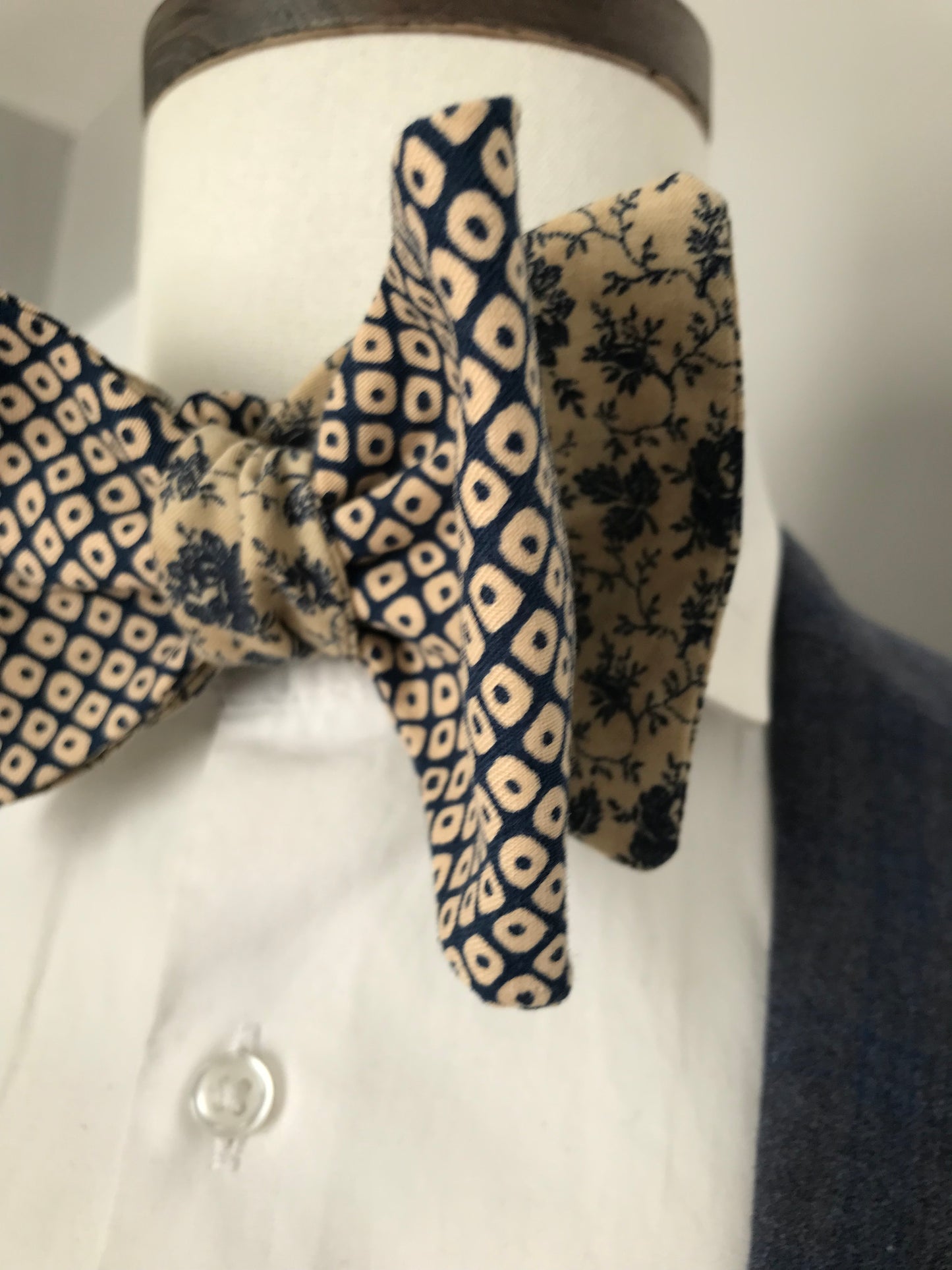 Blue and deep tan Reversible Bowtie set (FATBOW)