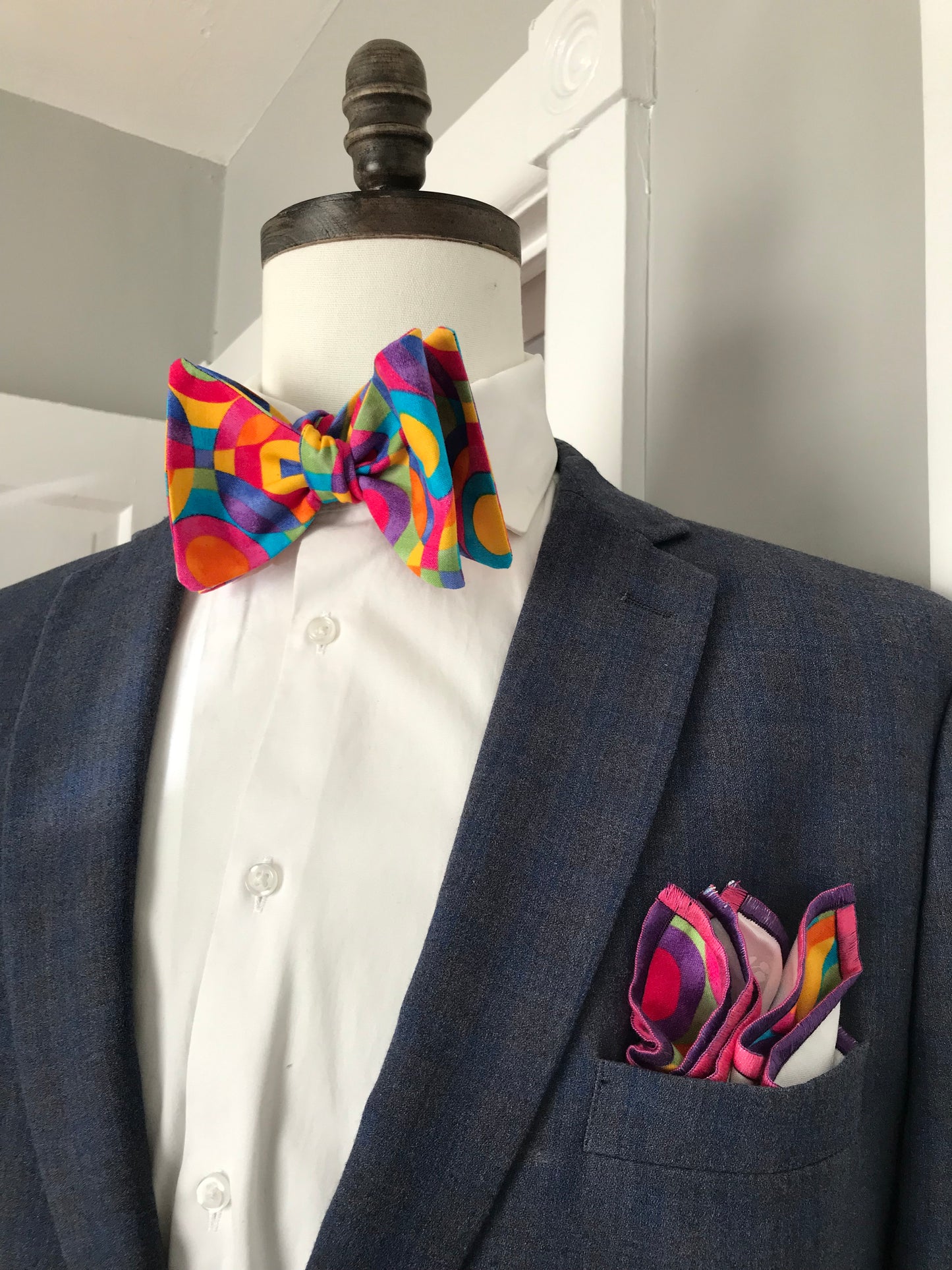 Multi color print Bowtie Set