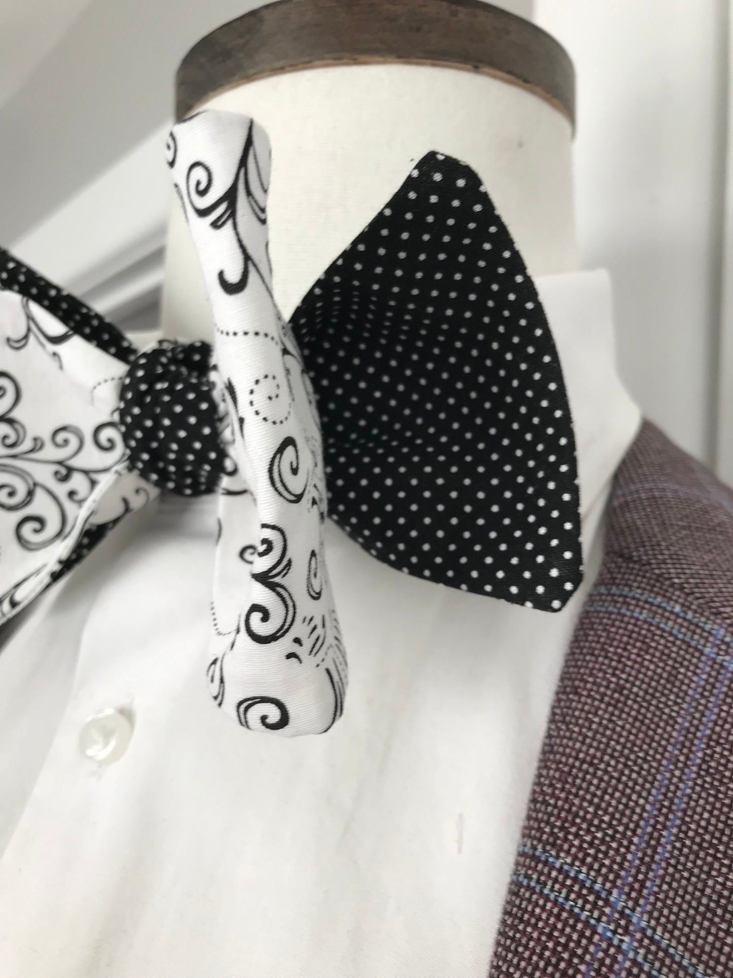 Black and white print reversible Bowtie set (FATBOW)