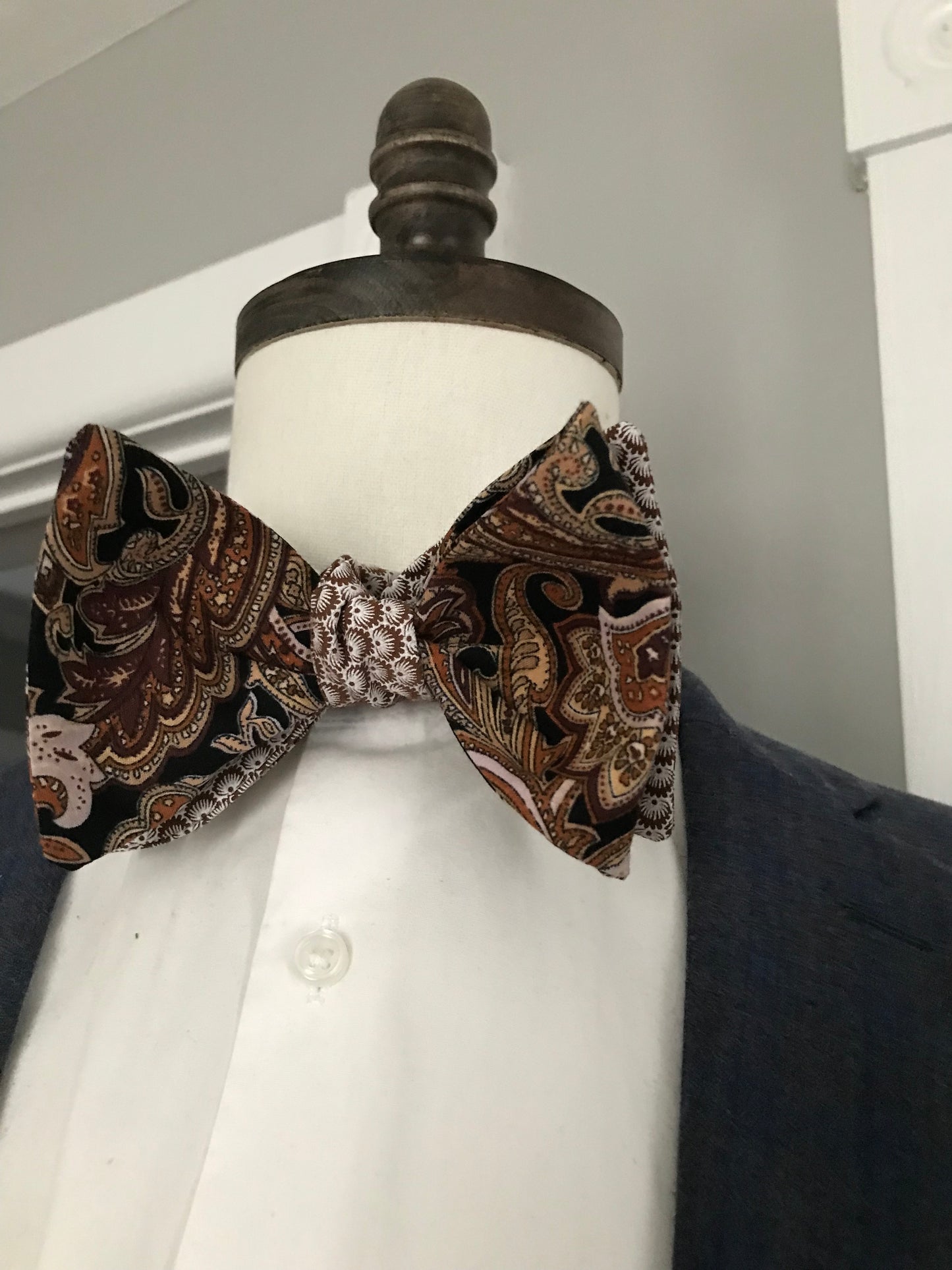 Brown and tan reversible Bowtie set (FATBOW)