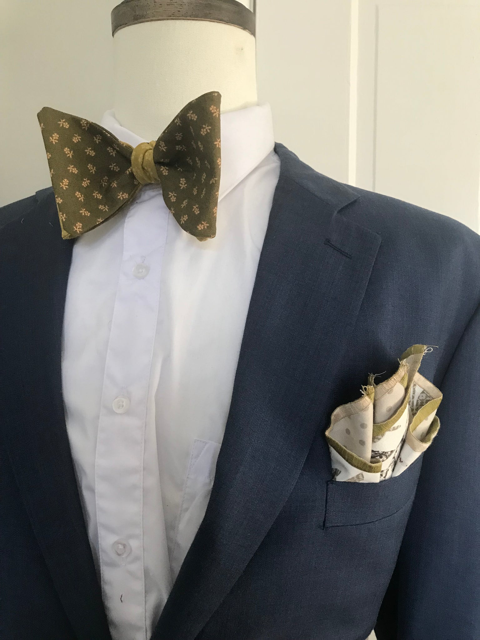 Green flower print with lighter green print reversible Bowtie set